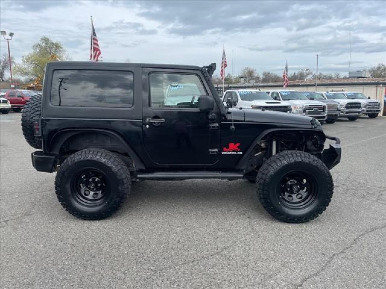 2009 Black Clear Coat Jeep Wrangler X (1J4FA24149L) with an 3.8L 3.8L V6 202hp 237ft. lbs. Sequential Multiport Fuel Injection engine, 6-Speed Manual transmission, located at 800 Riverside Ave, Roseville, CA, 95678, (916) 773-4549, 38.732265, -121.291039 - Photo #5