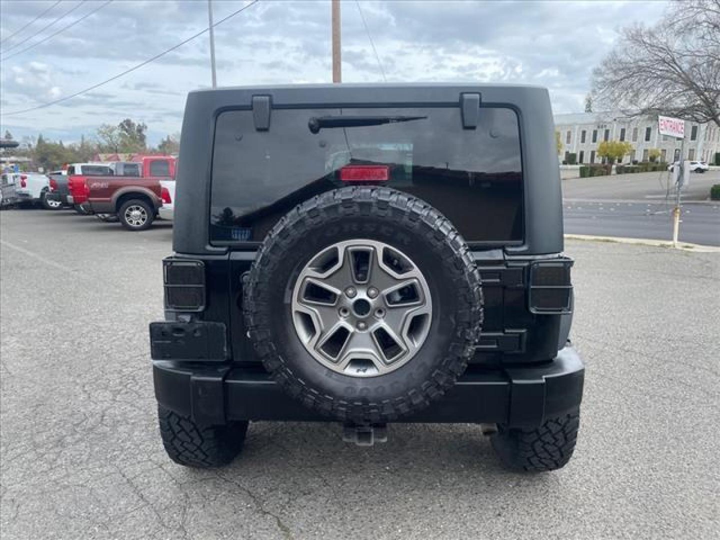 2009 Black Clear Coat Jeep Wrangler X (1J4FA24149L) with an 3.8L 3.8L V6 202hp 237ft. lbs. Sequential Multiport Fuel Injection engine, 6-Speed Manual transmission, located at 800 Riverside Ave, Roseville, CA, 95678, (916) 773-4549, 38.732265, -121.291039 - 4X4 LOW MILES 6 SPEED MANUAL NEW TIRES CLEAN CARFAX - Photo#8