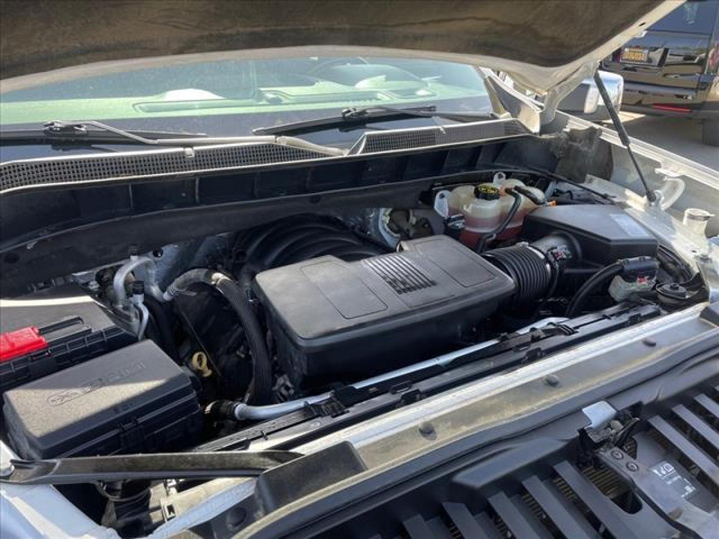 2019 Summit White Chevrolet Silverado 1500 LT (1GCUYDED8KZ) with an 5.3L EcoTec3 5.3L V8 355hp 383ft. lbs. Direct Injection engine, 8-Speed Shiftable Automatic transmission, located at 800 Riverside Ave, Roseville, CA, 95678, (916) 773-4549, 38.732265, -121.291039 - 4X4 CREW CAB LT NEW TIRES ONE OWNER SERVICE RECORDS ON CLEAN CARFAX - Photo#17