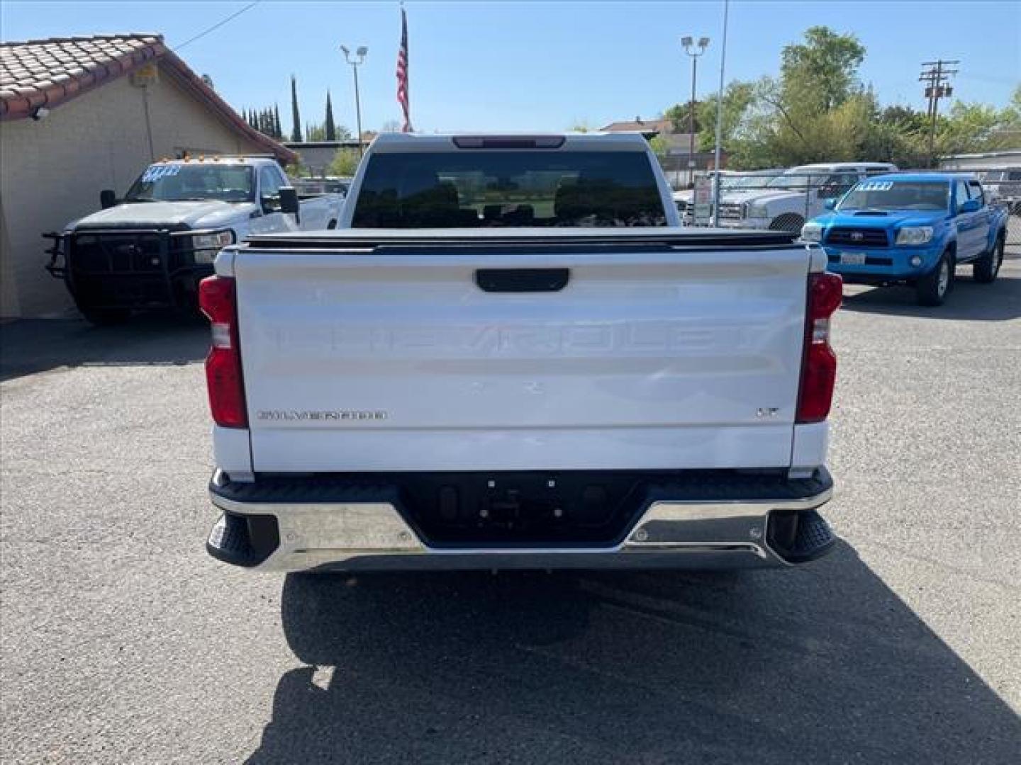 2019 Summit White Chevrolet Silverado 1500 LT (1GCUYDED8KZ) with an 5.3L EcoTec3 5.3L V8 355hp 383ft. lbs. Direct Injection engine, 8-Speed Shiftable Automatic transmission, located at 800 Riverside Ave, Roseville, CA, 95678, (916) 773-4549, 38.732265, -121.291039 - 4X4 CREW CAB LT NEW TIRES ONE OWNER SERVICE RECORDS ON CLEAN CARFAX - Photo#8