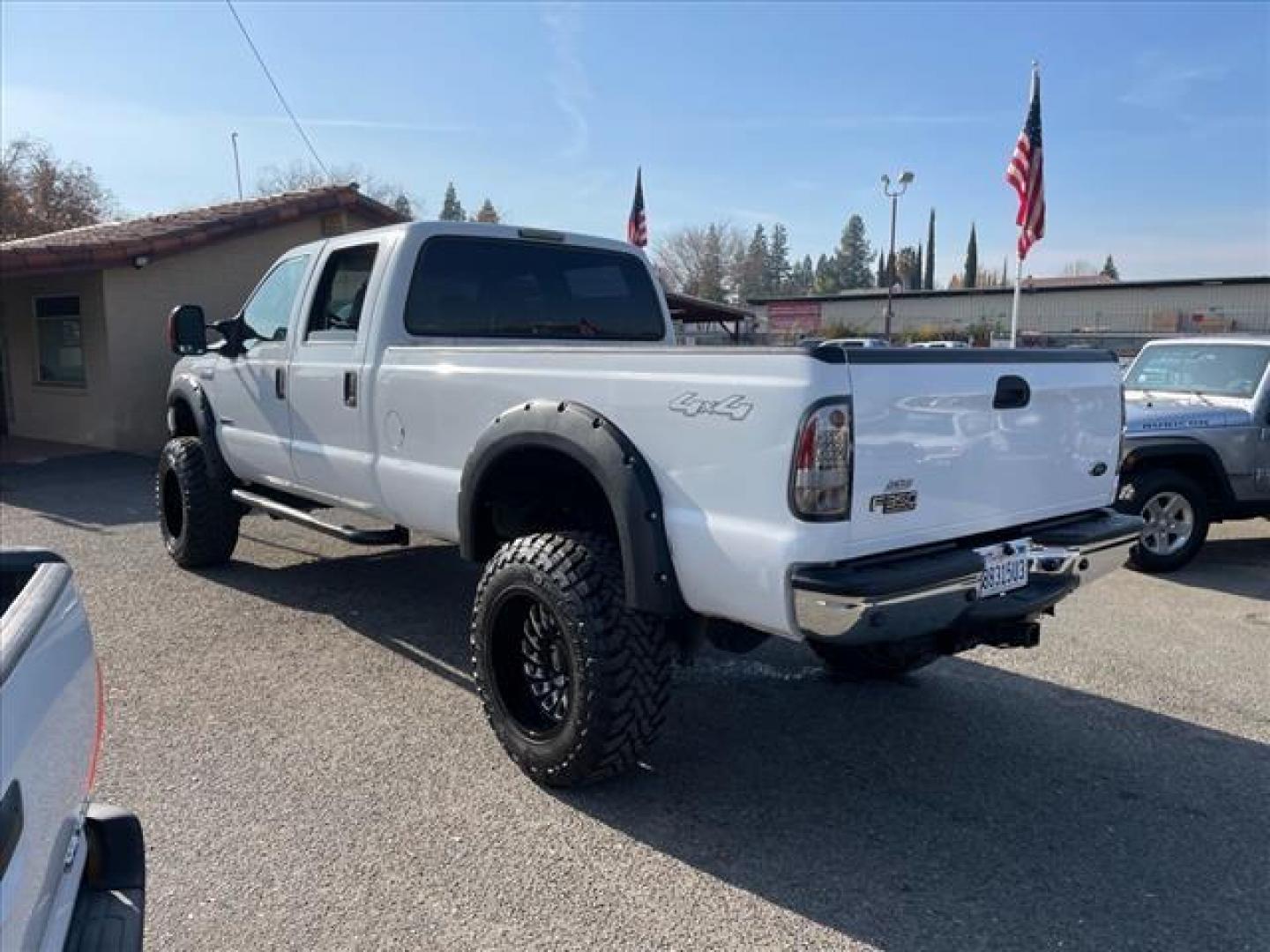 2007 Oxford White Clearcoat Ford F-350 Super Duty XLT (1FTWW31P77E) with an 6.0L 6.0L Turbo Diesel V8 OHV 32V Direct Injection engine, 5-Speed Automatic transmission, located at 800 Riverside Ave, Roseville, CA, 95678, (916) 773-4549, 38.732265, -121.291039 - Photo#2