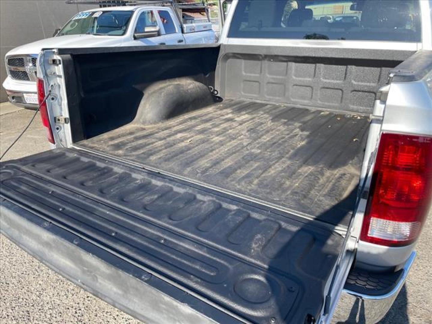 2015 Bright Silver Metallic Clear Coat RAM 1500 Tradesman (3C6RR7KT9FG) with an 5.7L HEMI 5.7L V8 395hp 410ft. lbs. Sequential Multiport Fuel Injection engine, 8-Speed Shiftable Automatic transmission, located at 800 Riverside Ave, Roseville, CA, 95678, (916) 773-4549, 38.732265, -121.291039 - 4X4 TRADESMAN CREW CAB 5.7 HEMI V8 - Photo#8