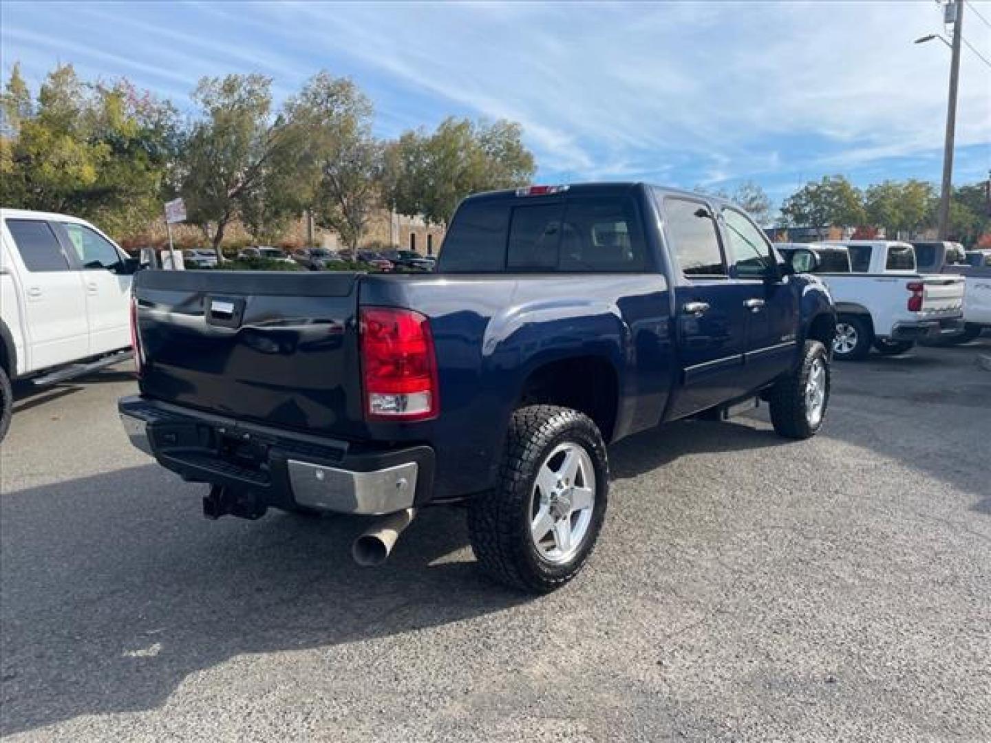 2012 Midnight Blue Metallic GMC Sierra 2500HD SLT (1GT121E87CF) with an 6.6L Duramax 6.6L Diesel Turbo V8 397hp 765ft. lbs. Common Rail Direct Injection engine, Allison 1000 6-Speed Shiftable Automatic transmission, located at 800 Riverside Ave, Roseville, CA, 95678, (916) 773-4549, 38.732265, -121.291039 - Photo#3