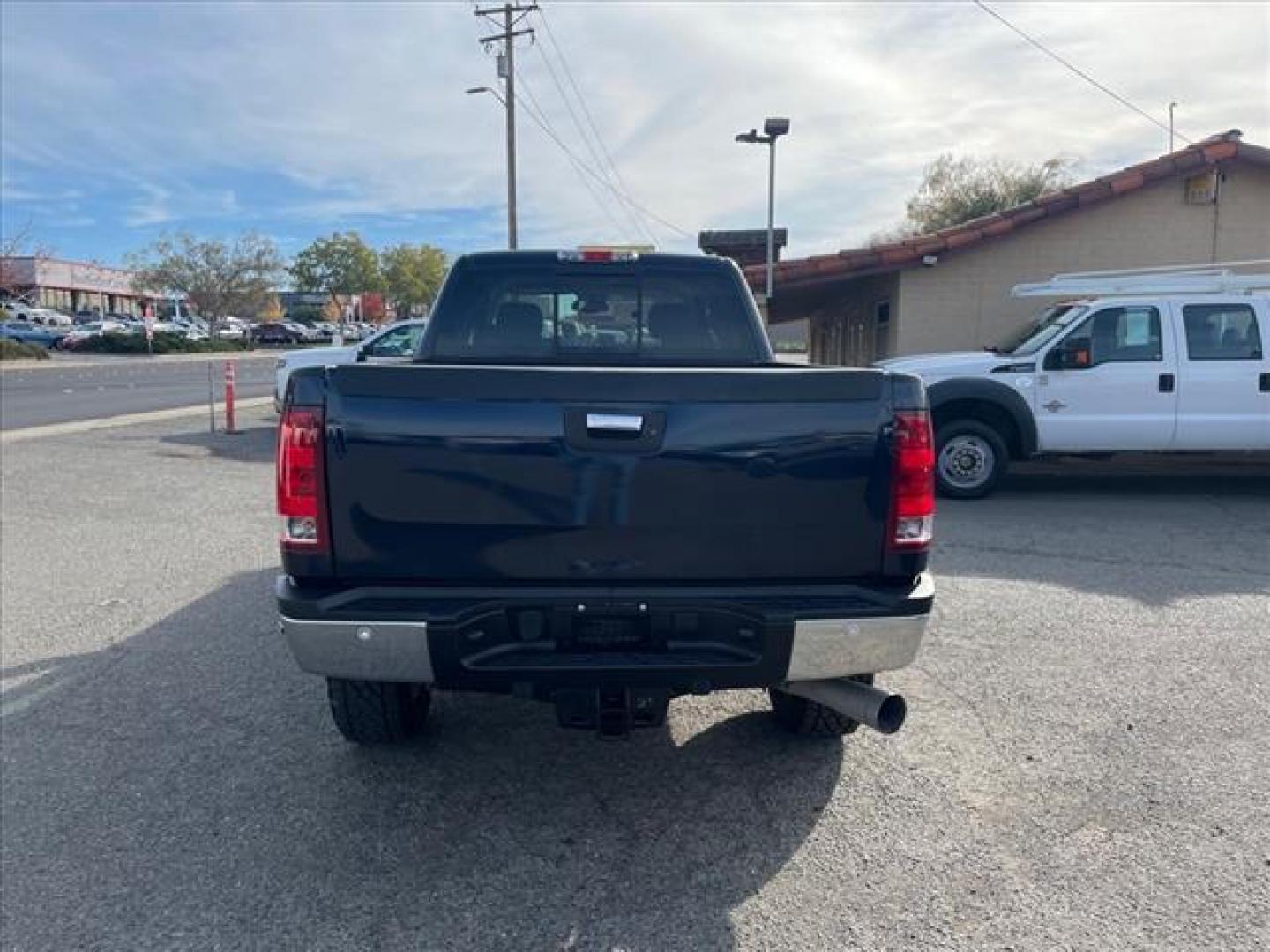 2012 Midnight Blue Metallic GMC Sierra 2500HD SLT (1GT121E87CF) with an 6.6L Duramax 6.6L Diesel Turbo V8 397hp 765ft. lbs. Common Rail Direct Injection engine, Allison 1000 6-Speed Shiftable Automatic transmission, located at 800 Riverside Ave, Roseville, CA, 95678, (916) 773-4549, 38.732265, -121.291039 - Photo#8