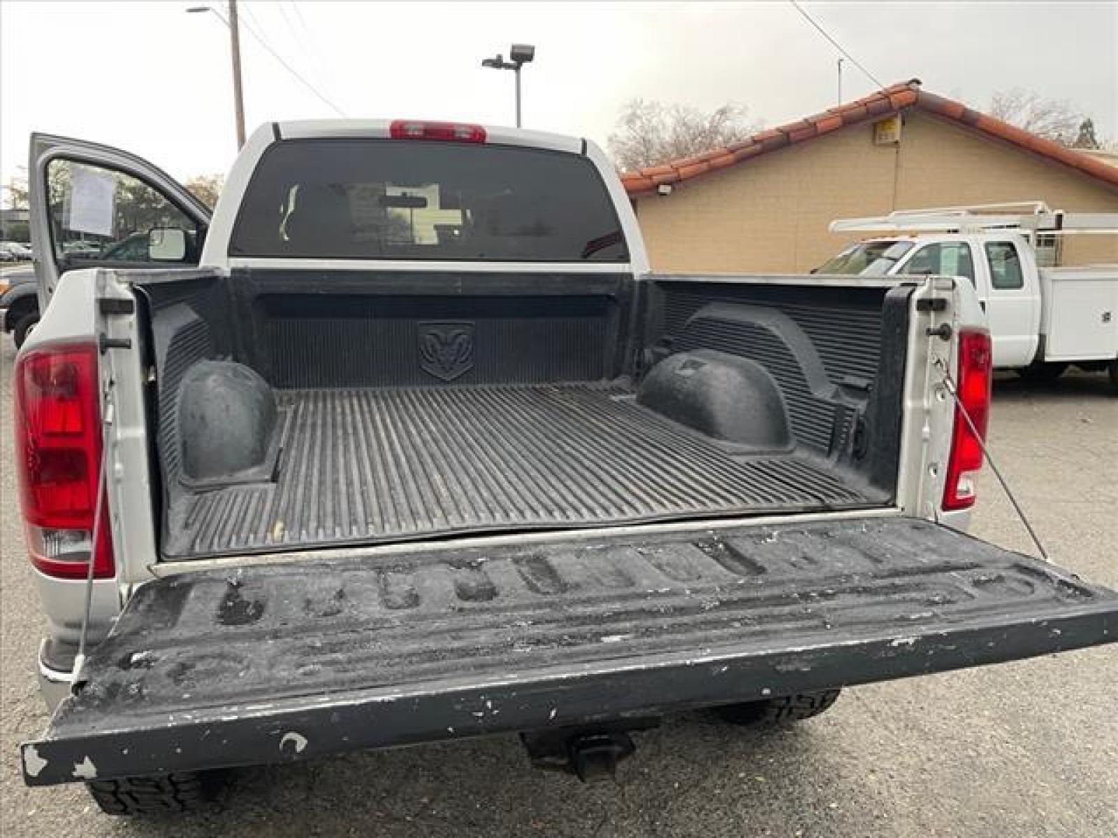 2004 Bright Silver Metallic Clearcoat Dodge Ram 2500 SLT (3D7KU286X4G) with an Cummins 5.9L Diesel Turbo I6 235hp 460ft. lbs. Other engine, 4-Speed Automatic transmission, located at 800 Riverside Ave, Roseville, CA, 95678, (916) 773-4549, 38.732265, -121.291039 - Photo #9