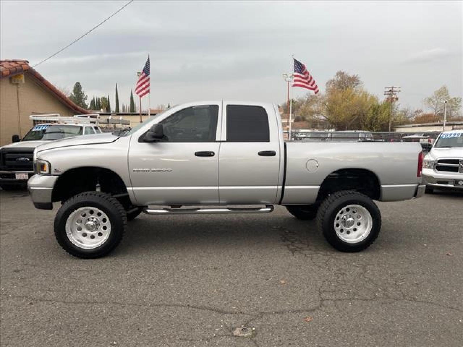 2004 Bright Silver Metallic Clearcoat Dodge Ram 2500 SLT (3D7KU286X4G) with an Cummins 5.9L Diesel Turbo I6 235hp 460ft. lbs. Other engine, 4-Speed Automatic transmission, located at 800 Riverside Ave, Roseville, CA, 95678, (916) 773-4549, 38.732265, -121.291039 - Photo #4