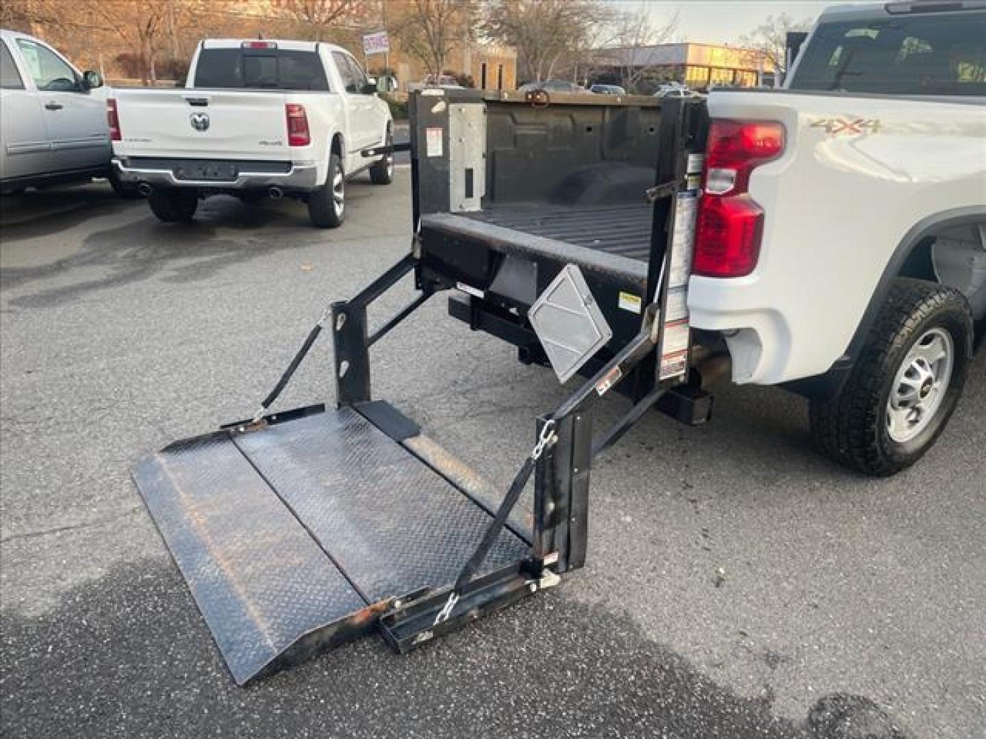 2020 Summit White Chevrolet Silverado 2500HD Work Truck (1GC2YLE75LF) with an 6.6L 6.6L V8 401hp 464ft. lbs. Direct Injection engine, 6-Speed Shiftable Automatic transmission, located at 800 Riverside Ave, Roseville, CA, 95678, (916) 773-4549, 38.732265, -121.291039 - Photo#9