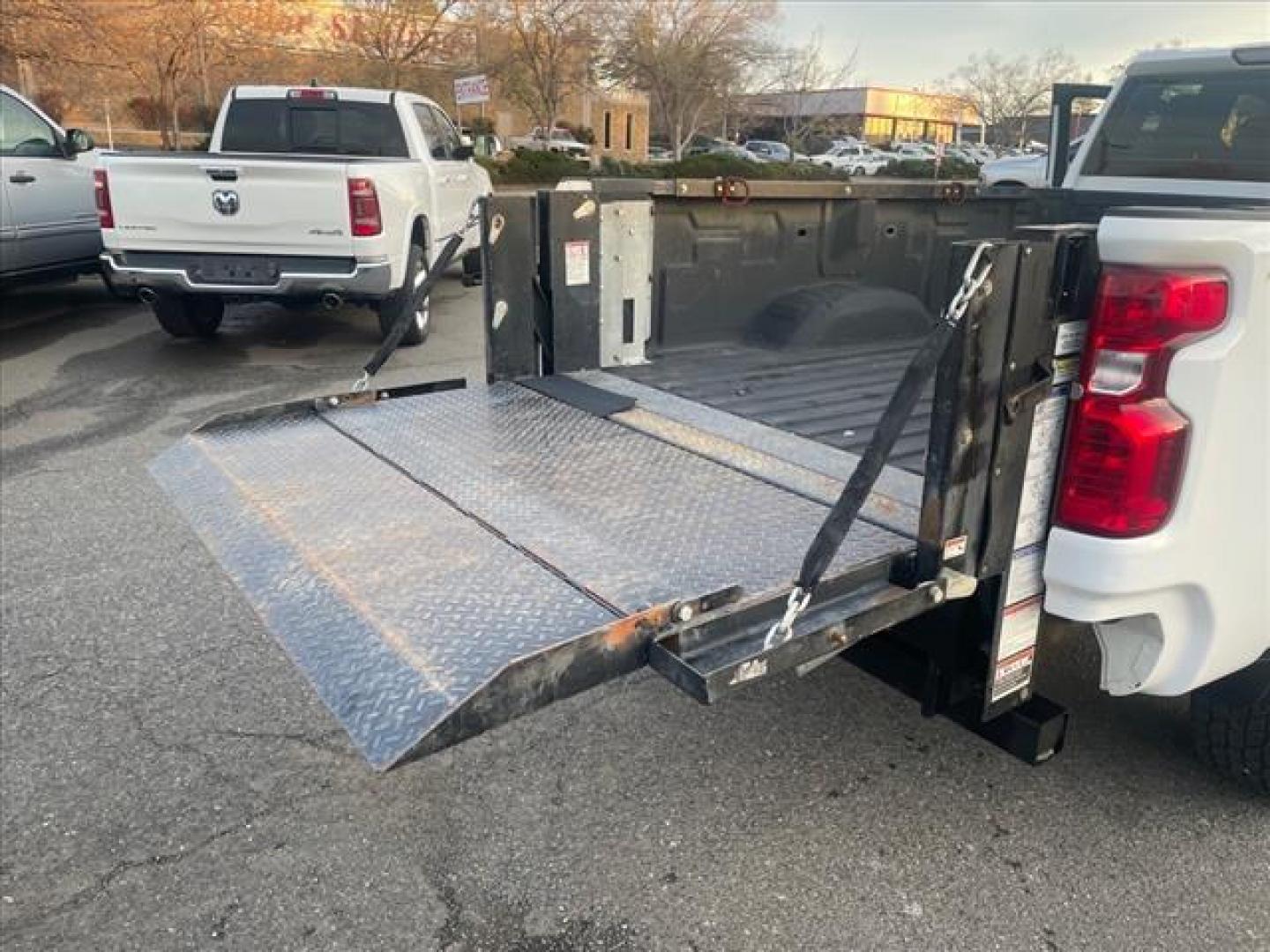 2020 Summit White Chevrolet Silverado 2500HD Work Truck (1GC2YLE75LF) with an 6.6L 6.6L V8 401hp 464ft. lbs. Direct Injection engine, 6-Speed Shiftable Automatic transmission, located at 800 Riverside Ave, Roseville, CA, 95678, (916) 773-4549, 38.732265, -121.291039 - Photo#8