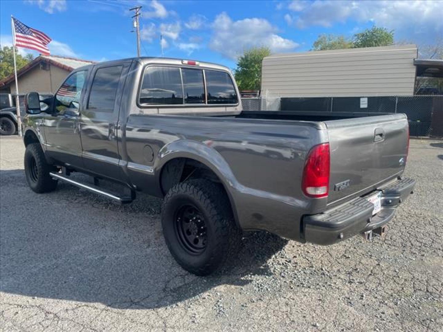 2004 Dark Shadow Grey Clearcoat Metallic Ford F-250 Super Duty XLT (1FTNW21P94E) with an Power Stroke 6.0L Diesel Turbo V8 325hp 560ft. lbs. Other engine, 5-Speed Automatic transmission, located at 800 Riverside Ave, Roseville, CA, 95678, (916) 773-4549, 38.732265, -121.291039 - Photo#2