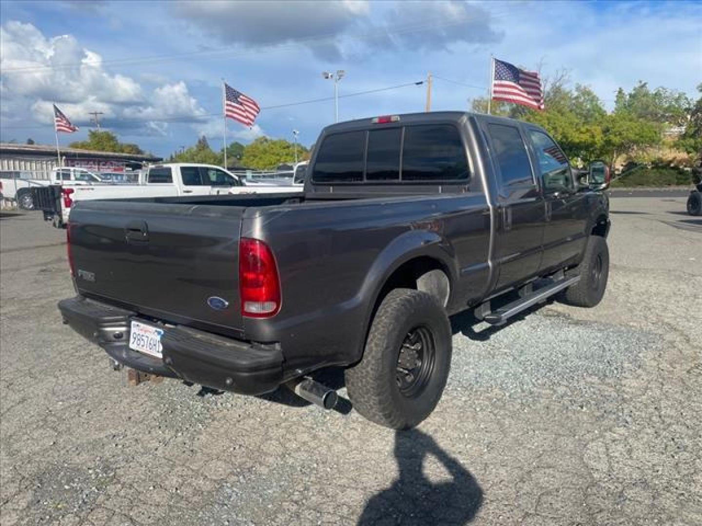 2004 Dark Shadow Grey Clearcoat Metallic Ford F-250 Super Duty XLT (1FTNW21P94E) with an Power Stroke 6.0L Diesel Turbo V8 325hp 560ft. lbs. Other engine, 5-Speed Automatic transmission, located at 800 Riverside Ave, Roseville, CA, 95678, (916) 773-4549, 38.732265, -121.291039 - Photo#3