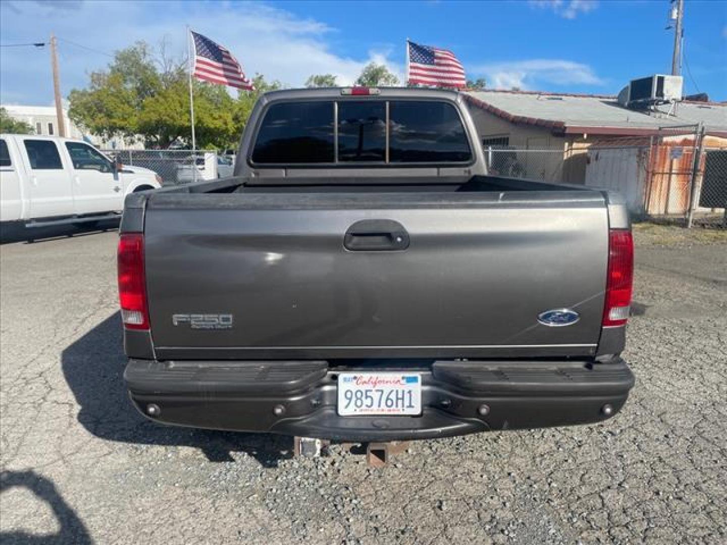 2004 Dark Shadow Grey Clearcoat Metallic Ford F-250 Super Duty XLT (1FTNW21P94E) with an Power Stroke 6.0L Diesel Turbo V8 325hp 560ft. lbs. Other engine, 5-Speed Automatic transmission, located at 800 Riverside Ave, Roseville, CA, 95678, (916) 773-4549, 38.732265, -121.291039 - Photo#8