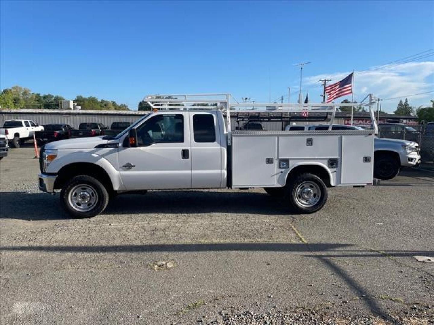 2015 White Ford F-350 Super Duty XL (1FD8X3FT7FE) with an 6.7L Power Stroke 6.7L Biodiesel Turbo V8 300hp 660ft. lbs. Common Rail Direct Injection engine, 6-Speed Shiftable Automatic transmission, located at 800 Riverside Ave, Roseville, CA, 95678, (916) 773-4549, 38.732265, -121.291039 - Photo#5