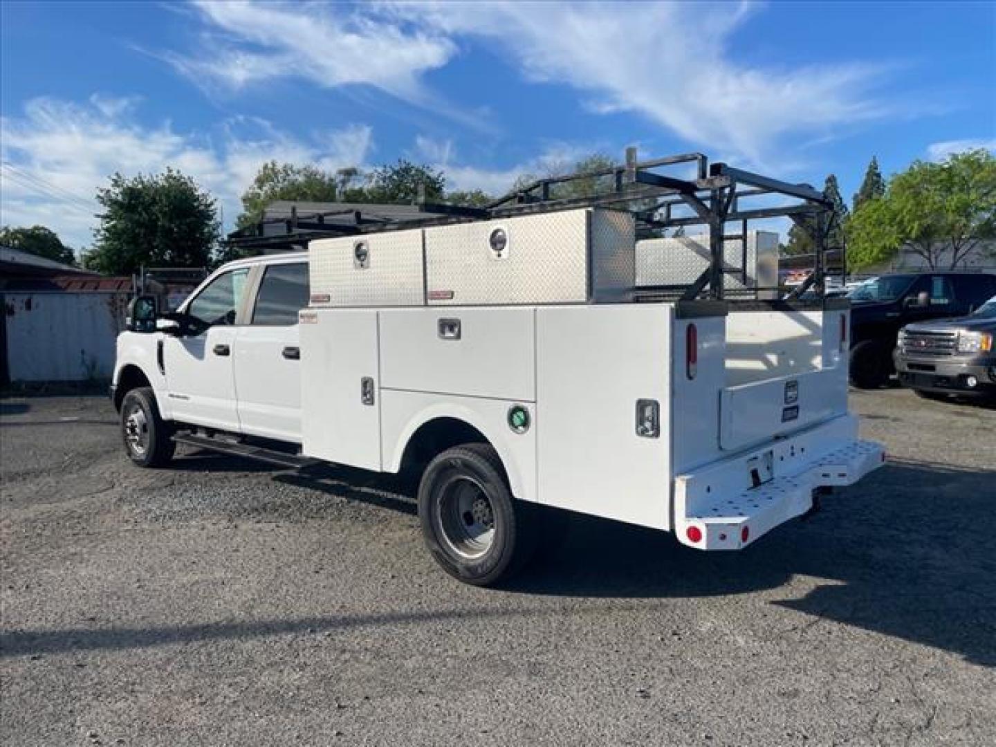 2019 White Ford F-350 Super Duty XL (1FD8W3HT2KE) with an 6.7L Power Stroke 6.7L Biodiesel Turbo V8 330hp 750ft. lbs. Common Rail Direct Injection engine, 6-Speed Shiftable Automatic transmission, located at 800 Riverside Ave, Roseville, CA, 95678, (916) 773-4549, 38.732265, -121.291039 - DIESEL CREW CAB DUALLY 4X4 UTILITY BED SERVICE RECORDS ON CLEAN CARFAX - Photo#3