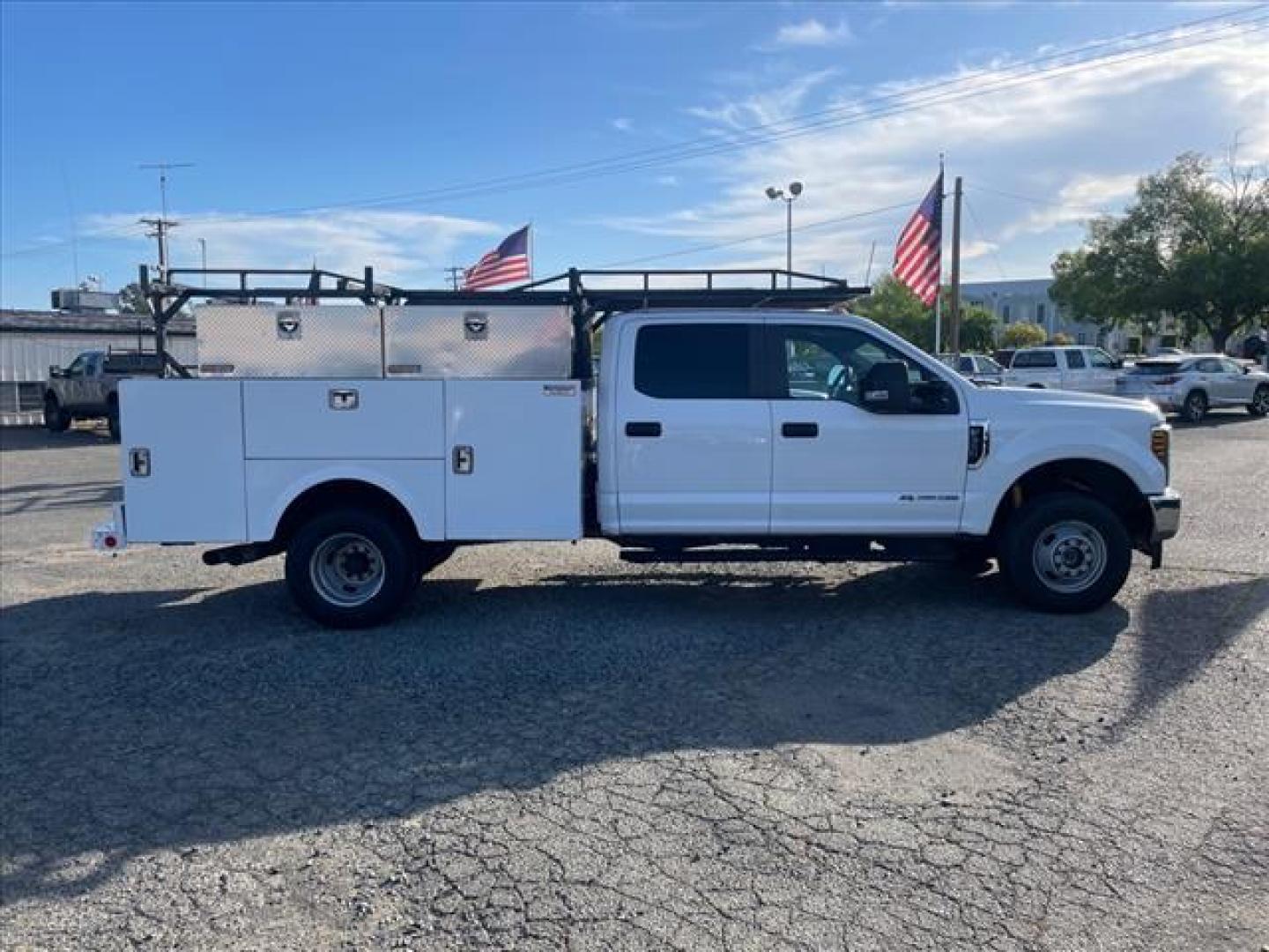 2019 White Ford F-350 Super Duty XL (1FD8W3HT2KE) with an 6.7L Power Stroke 6.7L Biodiesel Turbo V8 330hp 750ft. lbs. Common Rail Direct Injection engine, 6-Speed Shiftable Automatic transmission, located at 800 Riverside Ave, Roseville, CA, 95678, (916) 773-4549, 38.732265, -121.291039 - DIESEL CREW CAB DUALLY 4X4 UTILITY BED SERVICE RECORDS ON CLEAN CARFAX - Photo#6