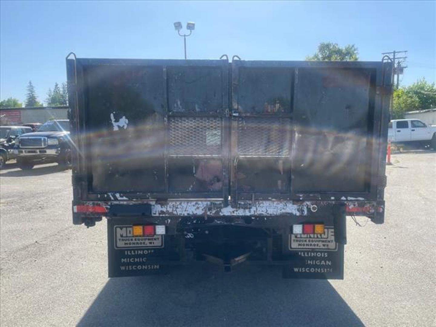 2007 Summit White Chevrolet Silverado 3500 Classic Work Truck (1GBJC34D17E) with an V-8 Other engine, Allison 1000 6-Speed Shiftable Automatic transmission, located at 800 Riverside Ave, Roseville, CA, 95678, (916) 773-4549, 38.732265, -121.291039 - DURAMAX DIESEL HYDRAULIC DUMP BED DUAL FUEL TANKS LOW MILES ALLISON TRANSMISSION SERVICE RECORDS ON CLEAN CARFAX - Photo#9