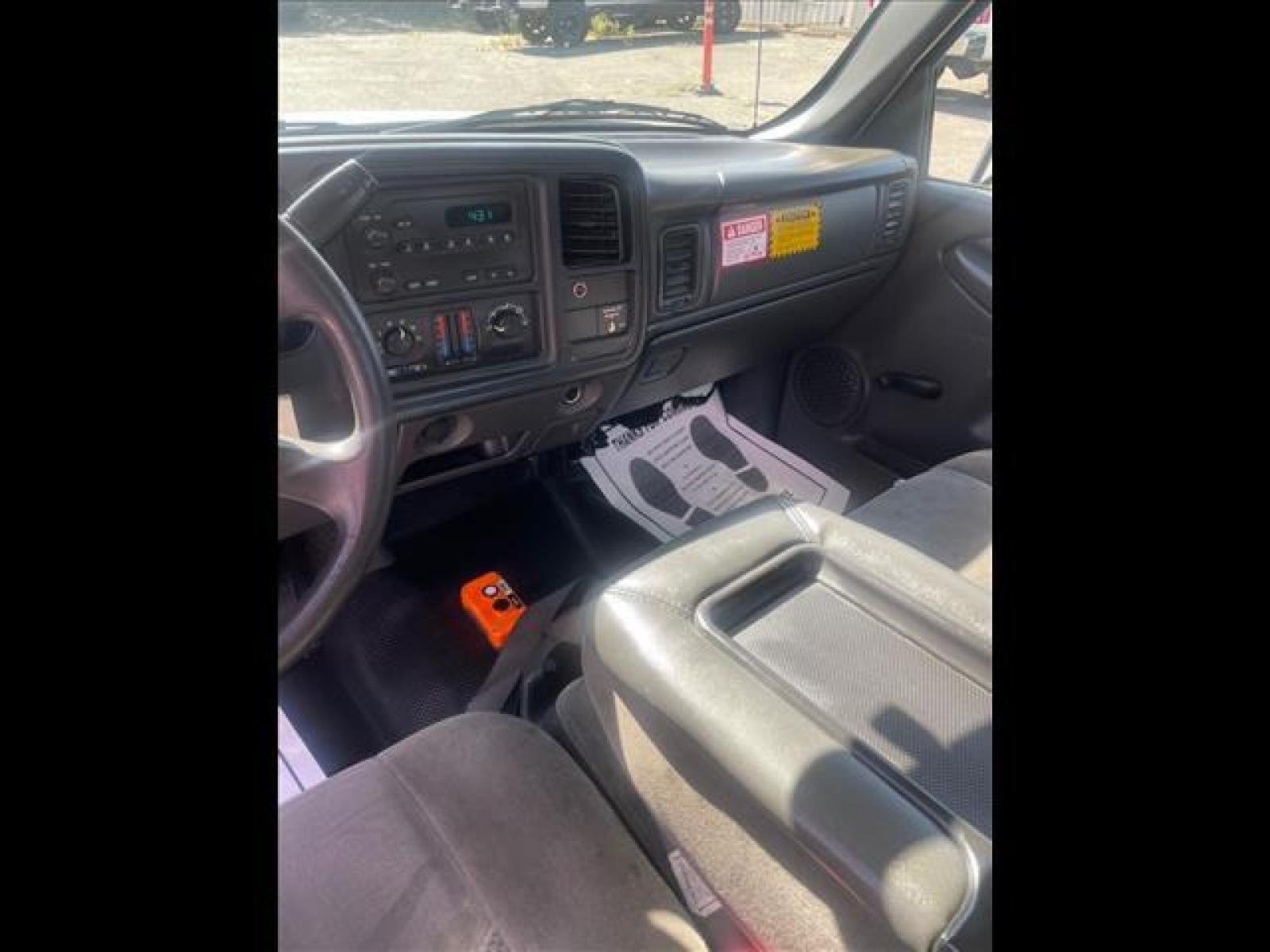 2007 Summit White Chevrolet Silverado 3500 Classic Work Truck (1GBJC34D17E) with an V-8 Other engine, Allison 1000 6-Speed Shiftable Automatic transmission, located at 800 Riverside Ave, Roseville, CA, 95678, (916) 773-4549, 38.732265, -121.291039 - Photo #11
