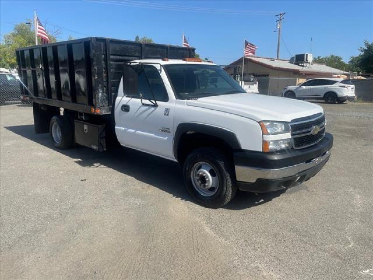 2007 Summit White Chevrolet Silverado 3500 Classic Work Truck (1GBJC34D17E) with an V-8 Other engine, Allison 1000 6-Speed Shiftable Automatic transmission, located at 800 Riverside Ave, Roseville, CA, 95678, (916) 773-4549, 38.732265, -121.291039 - DURAMAX DIESEL HYDRAULIC DUMP BED DUAL FUEL TANKS LOW MILES ALLISON TRANSMISSION SERVICE RECORDS ON CLEAN CARFAX - Photo#1