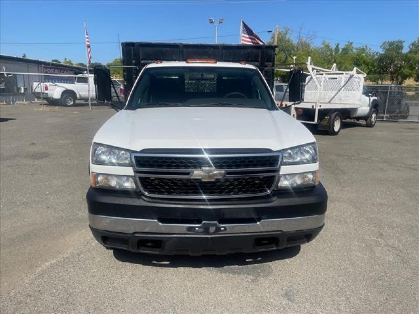 2007 Summit White Chevrolet Silverado 3500 Classic Work Truck (1GBJC34D17E) with an V-8 Other engine, Allison 1000 6-Speed Shiftable Automatic transmission, located at 800 Riverside Ave, Roseville, CA, 95678, (916) 773-4549, 38.732265, -121.291039 - DURAMAX DIESEL HYDRAULIC DUMP BED DUAL FUEL TANKS LOW MILES ALLISON TRANSMISSION SERVICE RECORDS ON CLEAN CARFAX - Photo#8