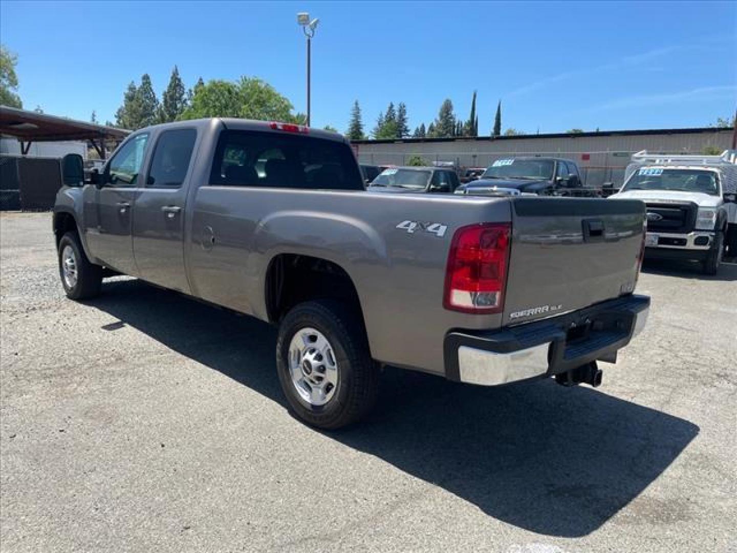 2014 Light Autumnwood Metallic GMC Sierra 2500HD SLE (1GT120C8XEF) with an 6.6L Duramax 6.6L Diesel Turbo V8 397hp 765ft. lbs. Common Rail Direct Injection engine, Allison 1000 6-Speed Shiftable Automatic transmission, located at 800 Riverside Ave, Roseville, CA, 95678, (916) 773-4549, 38.732265, -121.291039 - DURAMAX DIESEL CREW CAB 4X4 SLE ALLISON TRANSMISSION - Photo#3