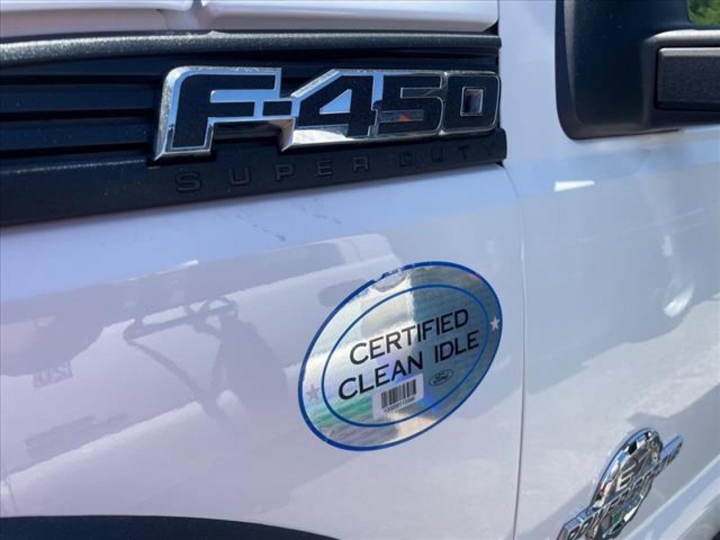 2015 Oxford White Ford F-450 Super Duty XL (1FDUF4GT9FE) with an 6.7L Power Stroke 6.7L Biodiesel Turbo V8 440hp 860ft. lbs. Common Rail Direct Injection engine, 6-Speed Shiftable Automatic transmission, located at 800 Riverside Ave, Roseville, CA, 95678, (916) 773-4549, 38.732265, -121.291039 - DIESEL FLATBED DUALLY ONE OWNER SERVICE RECORDS ON CLEAN CARFAX - Photo#2