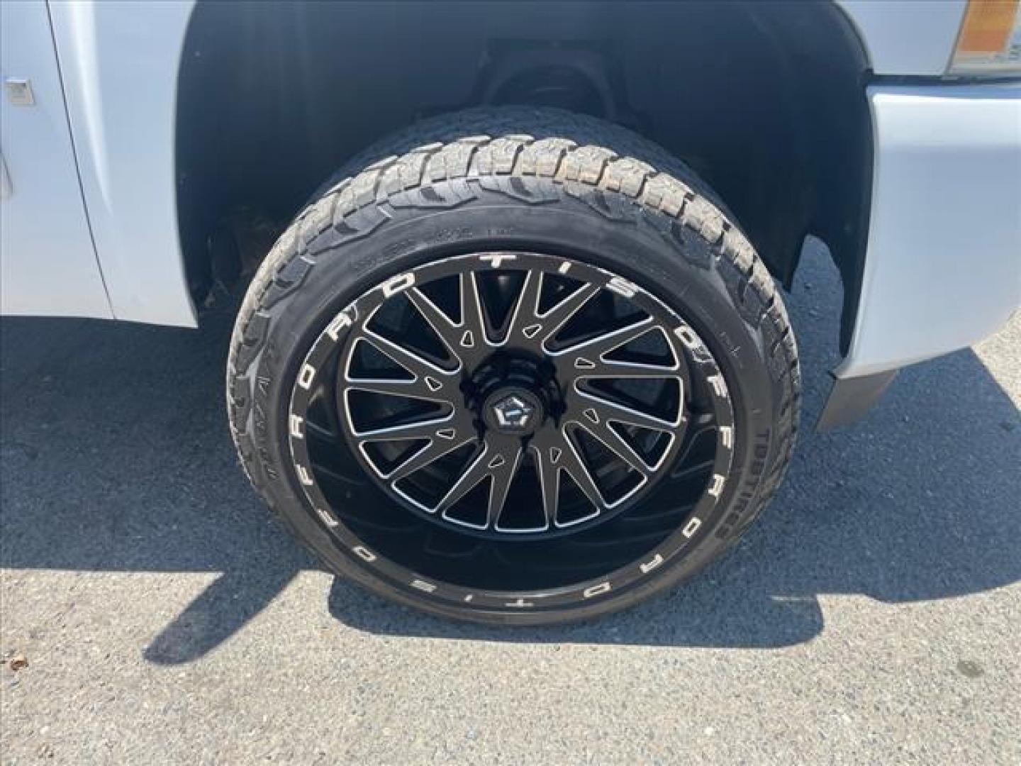 2007 White Chevrolet Silverado 1500 LT1 (1GCEK19057Z) with an 5.3L Vortec 5.3L Flex Fuel V8 315hp 338ft. lbs. Fuel Injected engine, 4-Speed Automatic transmission, located at 800 Riverside Ave, Roseville, CA, 95678, (916) 773-4549, 38.732265, -121.291039 - Photo#6