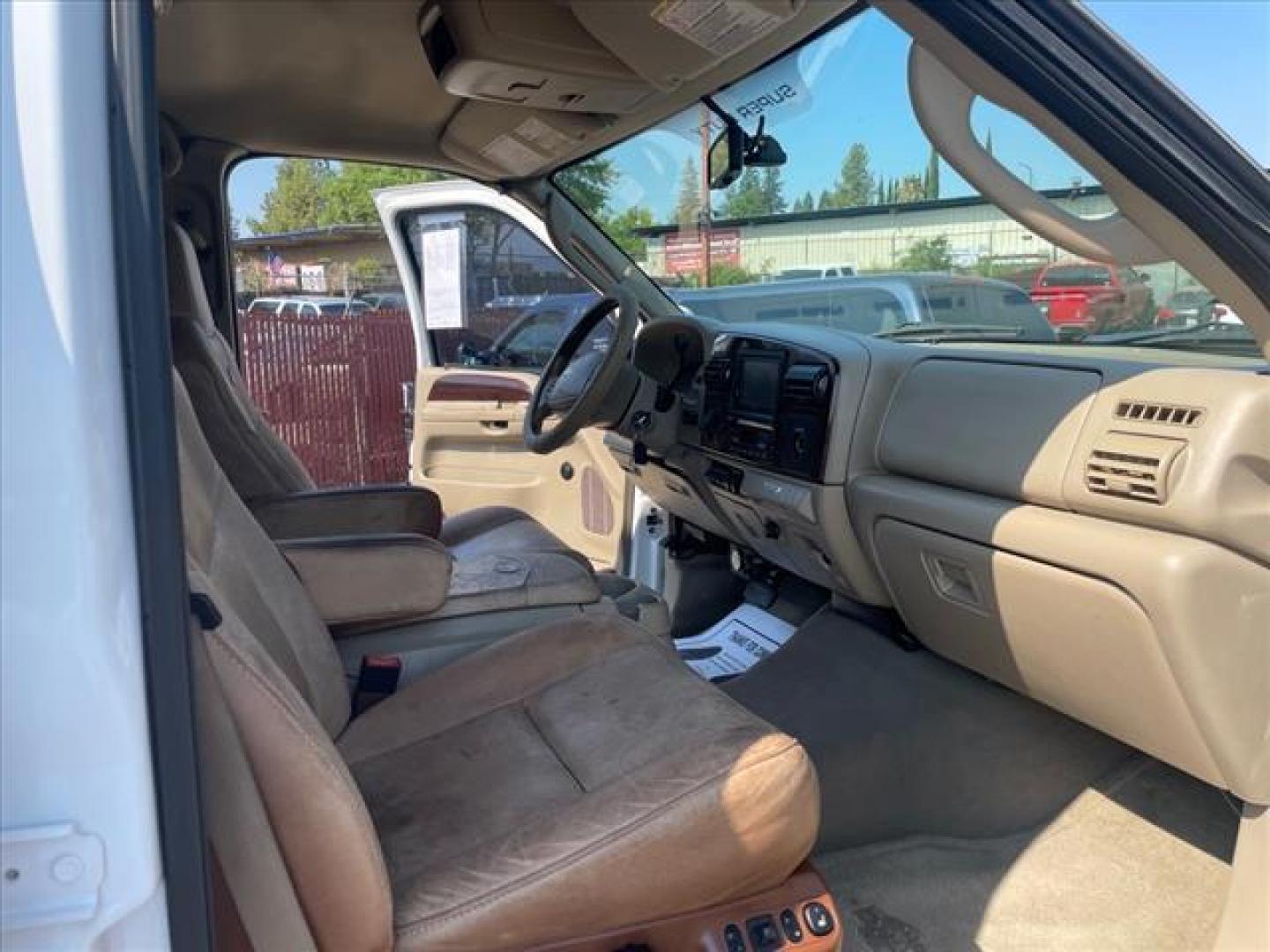 2006 Oxford White Clearcoat/Arizona Beige Ford F-250 Super Duty King Ranch (1FTSW21P96E) with an 0.0 8 Cylinder Direct Injection engine, 5-Speed Automatic transmission, located at 800 Riverside Ave, Roseville, CA, 95678, (916) 773-4549, 38.732265, -121.291039 - Photo#15