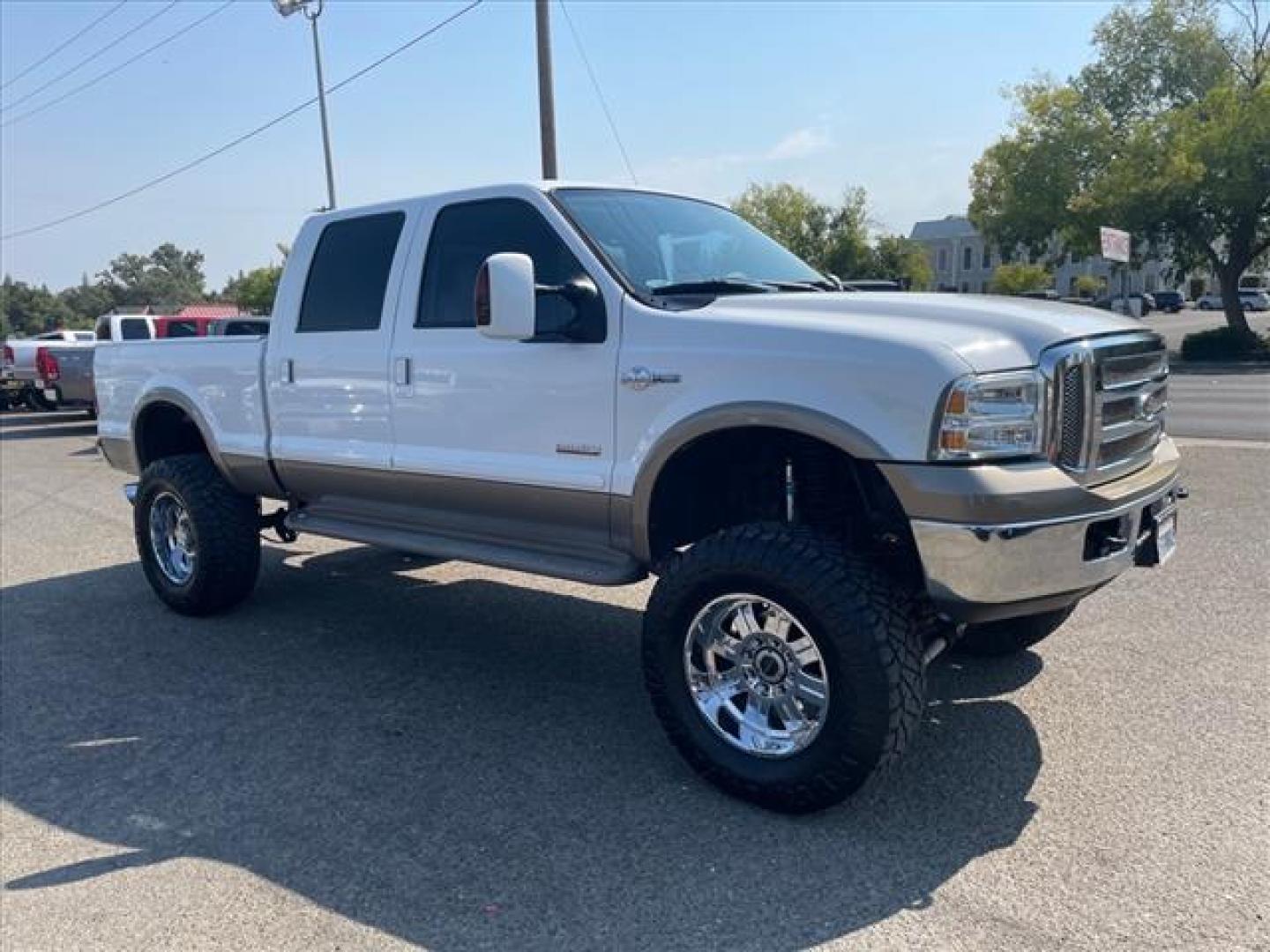 2006 Oxford White Clearcoat/Arizona Beige Ford F-250 Super Duty King Ranch (1FTSW21P96E) with an 0.0 8 Cylinder Direct Injection engine, 5-Speed Automatic transmission, located at 800 Riverside Ave, Roseville, CA, 95678, (916) 773-4549, 38.732265, -121.291039 - DIESEL CREW CAB 4X4 KING RANCH 94K MILES BULLET PROOF EGR COOLER LIFTED - Photo#1