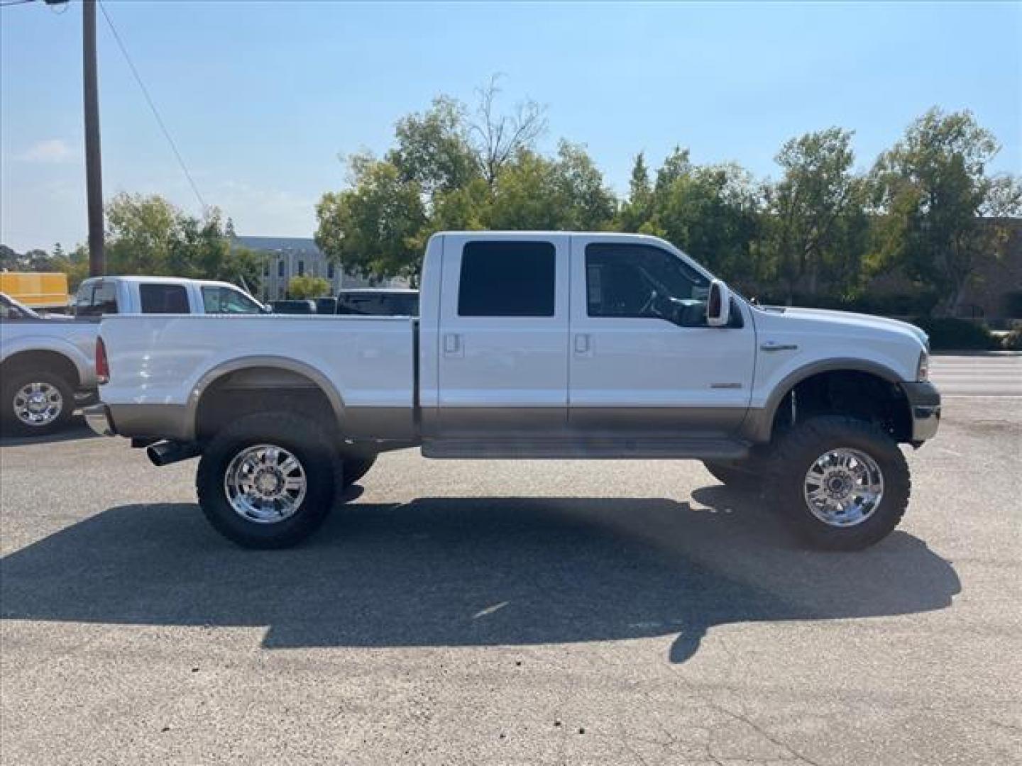 2006 Oxford White Clearcoat/Arizona Beige Ford F-250 Super Duty King Ranch (1FTSW21P96E) with an 0.0 8 Cylinder Direct Injection engine, 5-Speed Automatic transmission, located at 800 Riverside Ave, Roseville, CA, 95678, (916) 773-4549, 38.732265, -121.291039 - DIESEL CREW CAB 4X4 KING RANCH 94K MILES BULLET PROOF EGR COOLER LIFTED - Photo#6