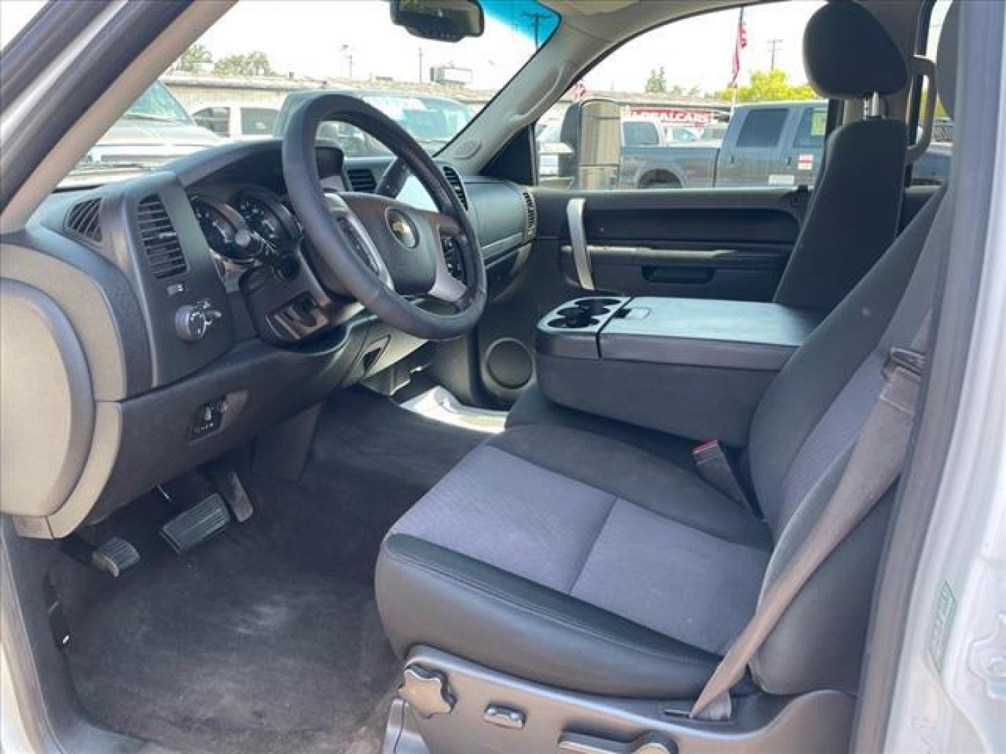 2014 Summit White Chevrolet Silverado 2500HD LT (1GC1KXE88EF) with an 6.6L Duramax 6.6L Diesel Turbo V8 397hp 765ft. lbs. Common Rail Direct Injection engine, Allison 1000 6-Speed Shiftable Automatic transmission, located at 800 Riverside Ave, Roseville, CA, 95678, (916) 773-4549, 38.732265, -121.291039 - Photo#10