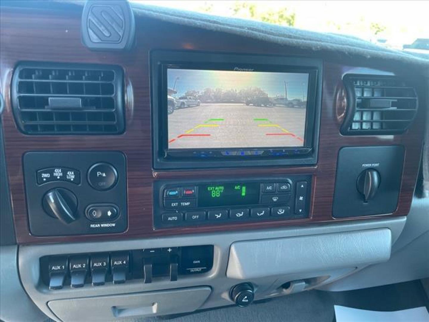 2006 Medium Wedgewood Blue Clearcoat Ford F-250 Super Duty Lariat (1FTSW21PX6E) with an 6.0L Power Stroke 6.0L Diesel Turbo V8 325hp 560ft. lbs. Direct Injection engine, 5-Speed Automatic transmission, located at 800 Riverside Ave, Roseville, CA, 95678, (916) 773-4549, 38.732265, -121.291039 - Photo#11