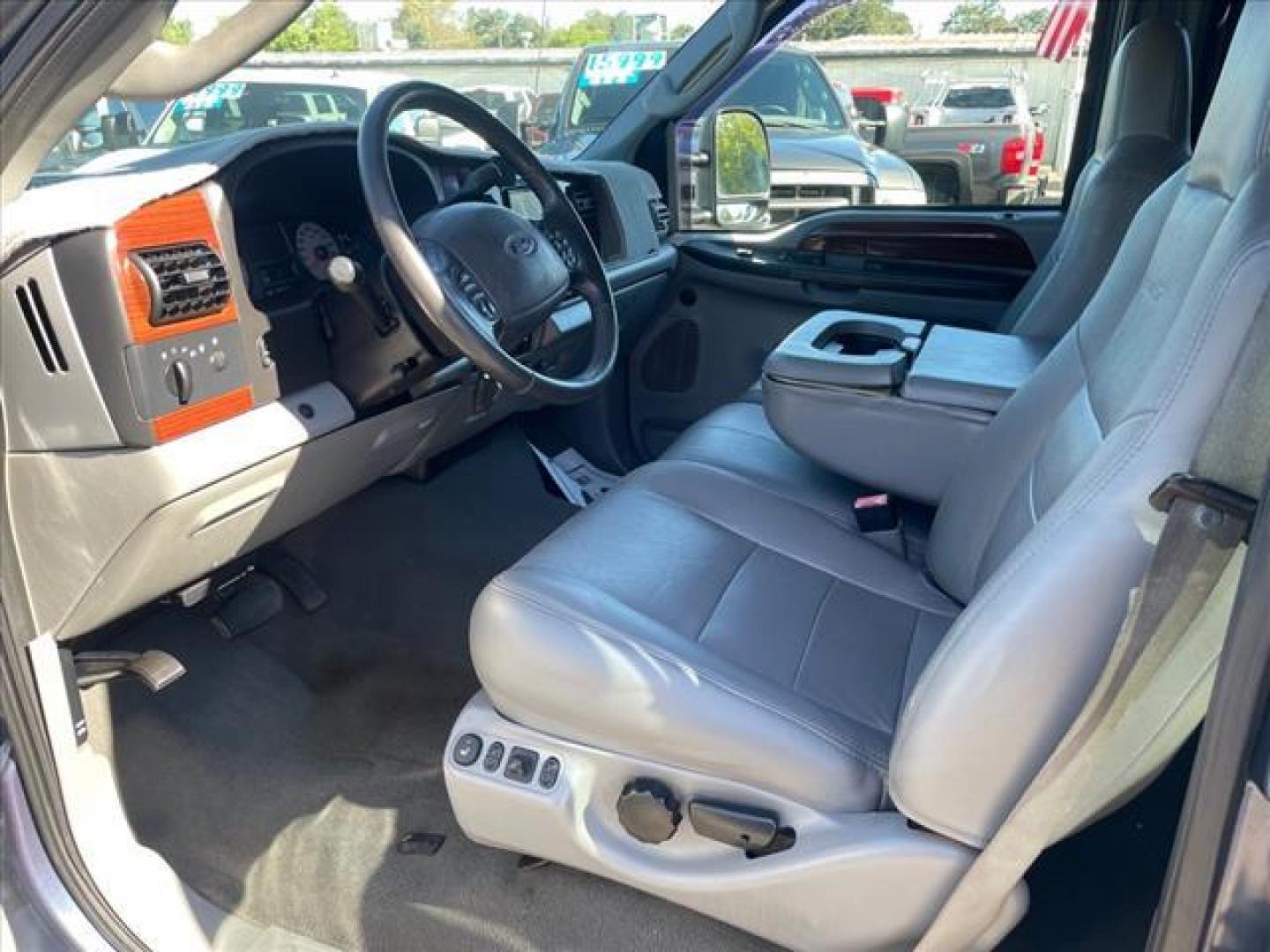 2006 Medium Wedgewood Blue Clearcoat Ford F-250 Super Duty Lariat (1FTSW21PX6E) with an 6.0L Power Stroke 6.0L Diesel Turbo V8 325hp 560ft. lbs. Direct Injection engine, 5-Speed Automatic transmission, located at 800 Riverside Ave, Roseville, CA, 95678, (916) 773-4549, 38.732265, -121.291039 - Photo#12