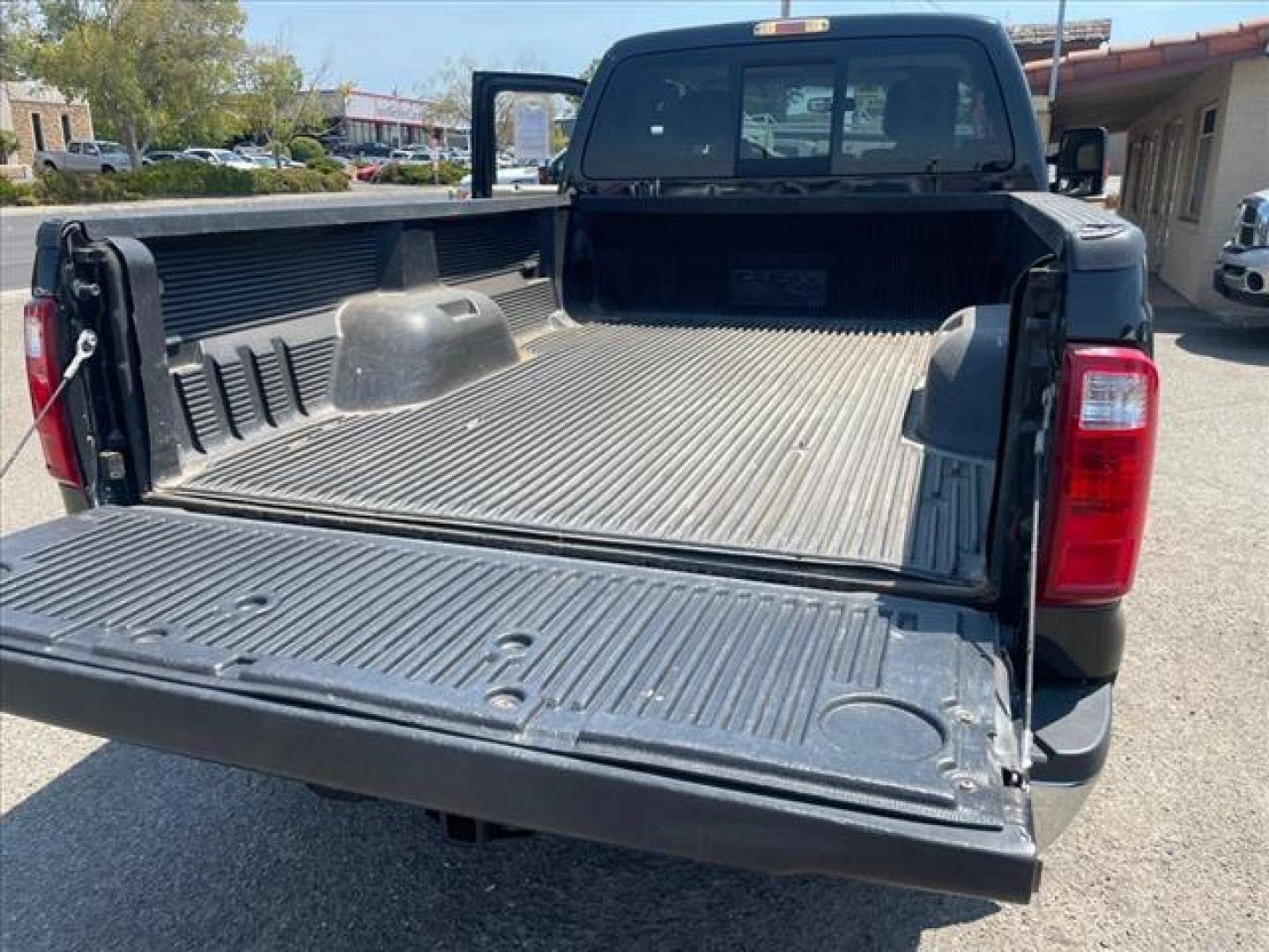 2015 Tuxedo Black Metallic Ford F-250 Super Duty Lariat (1FT7X2B61FE) with an 6.2L 6.2L Flex Fuel V8 385hp 405ft. lbs. Sequential Electronic Fuel Injection engine, 6-Speed Shiftable Automatic transmission, located at 800 Riverside Ave, Roseville, CA, 95678, (916) 773-4549, 38.732265, -121.291039 - Photo#9