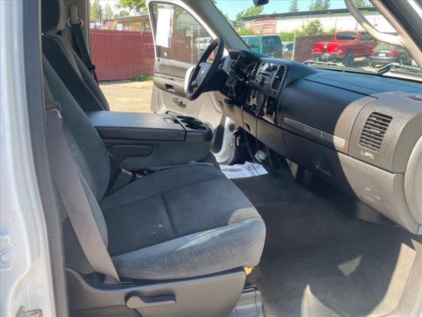 2007 Summit White Chevrolet Silverado 2500HD LT1 (1GCHC23617F) with an 6.6L Duramax 6.6L V8 Turbo 365hp 660ft. lbs. Direct Injection engine, Allison 1000 6-Speed Shiftable Automatic transmission, located at 800 Riverside Ave, Roseville, CA, 95678, (916) 773-4549, 38.732265, -121.291039 - DURAMAX DIESEL CREW CAB LT ALLISON TRANSMISSION SERVICE RECORDS ON CLEAN CARFAX - Photo#13