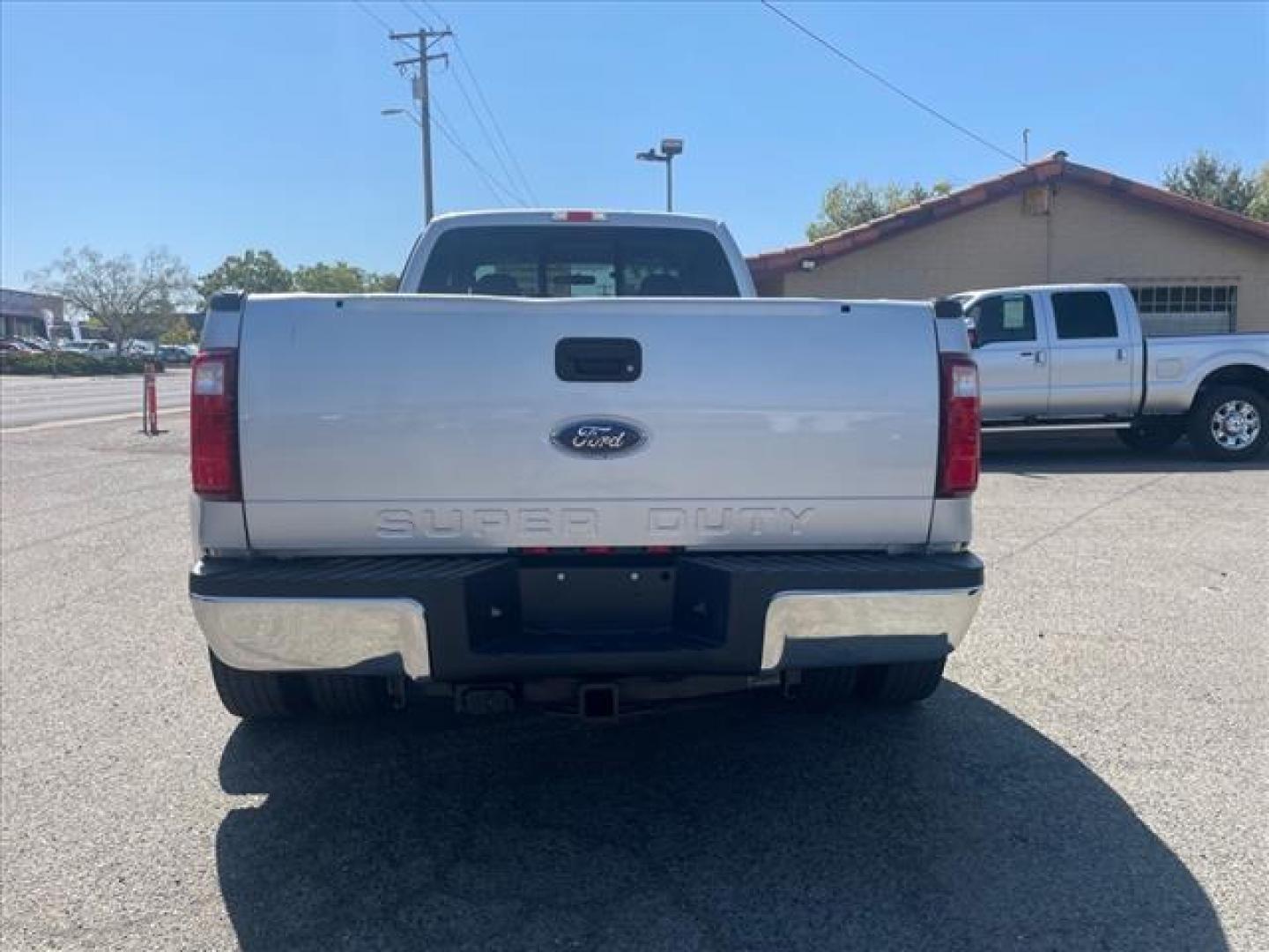 2008 Silver Clearcoat Metallic Ford F-350 Super Duty XLT (1FTWX33Y28E) with an 6.8L Triton 6.8L V10 362hp 457ft. lbs. Sequential Multiport Fuel Injection engine, 5-Speed Automatic transmission, located at 800 Riverside Ave, Roseville, CA, 95678, (916) 773-4549, 38.732265, -121.291039 - 4X4 SUPER CAB DUALLY XLT LOW MILES ONE OWNER CLEAN CARFAX - Photo#8