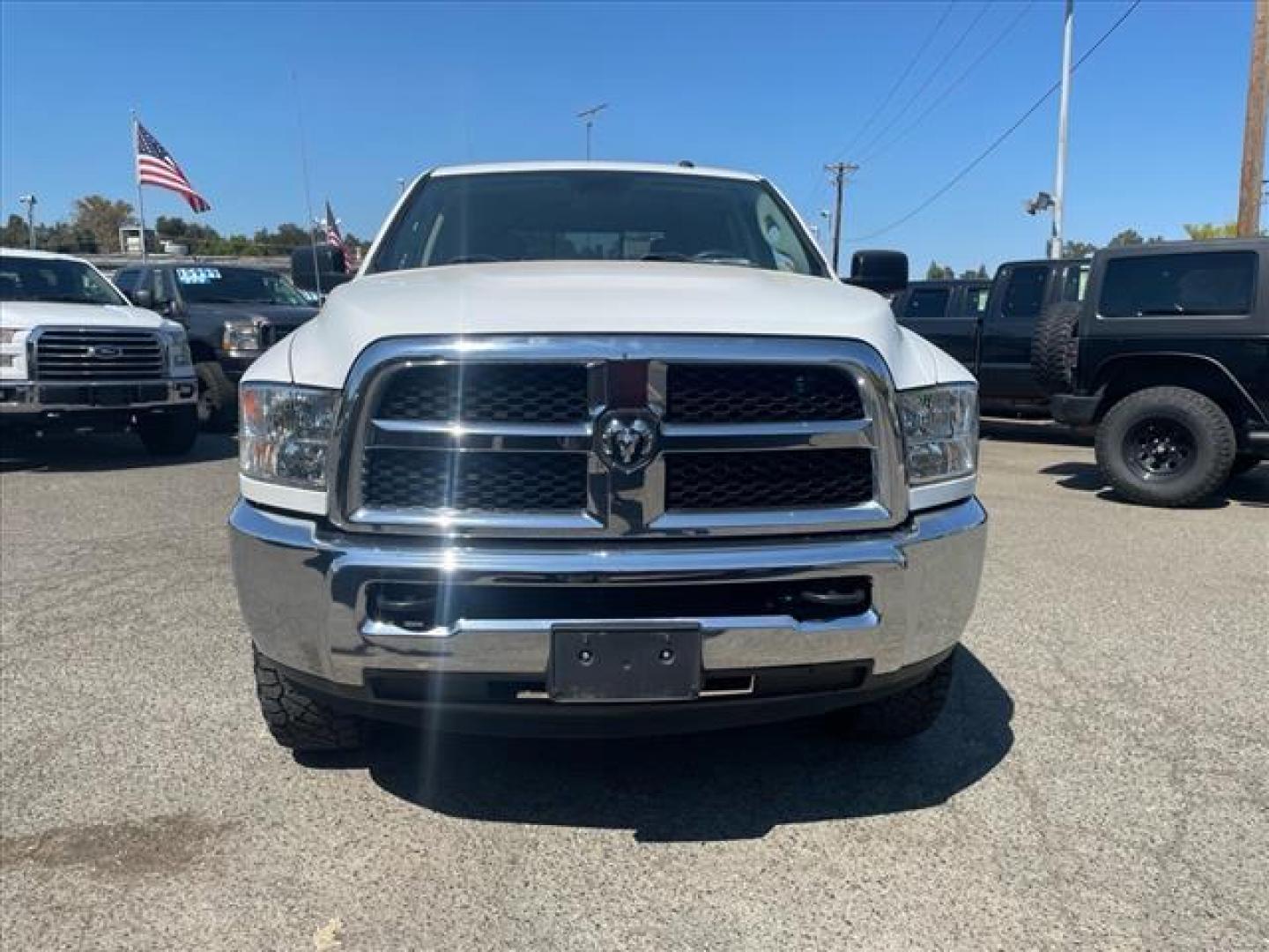 2018 Bright White Clear Coat RAM 2500 SLT (3C6UR5DL8JG) with an 6.7L Cummins 6.7L Diesel Turbo I6 350hp 660ft. lbs. Common Rail Direct Injection engine, Automatic transmission, located at 800 Riverside Ave, Roseville, CA, 95678, (916) 773-4549, 38.732265, -121.291039 - Photo#8