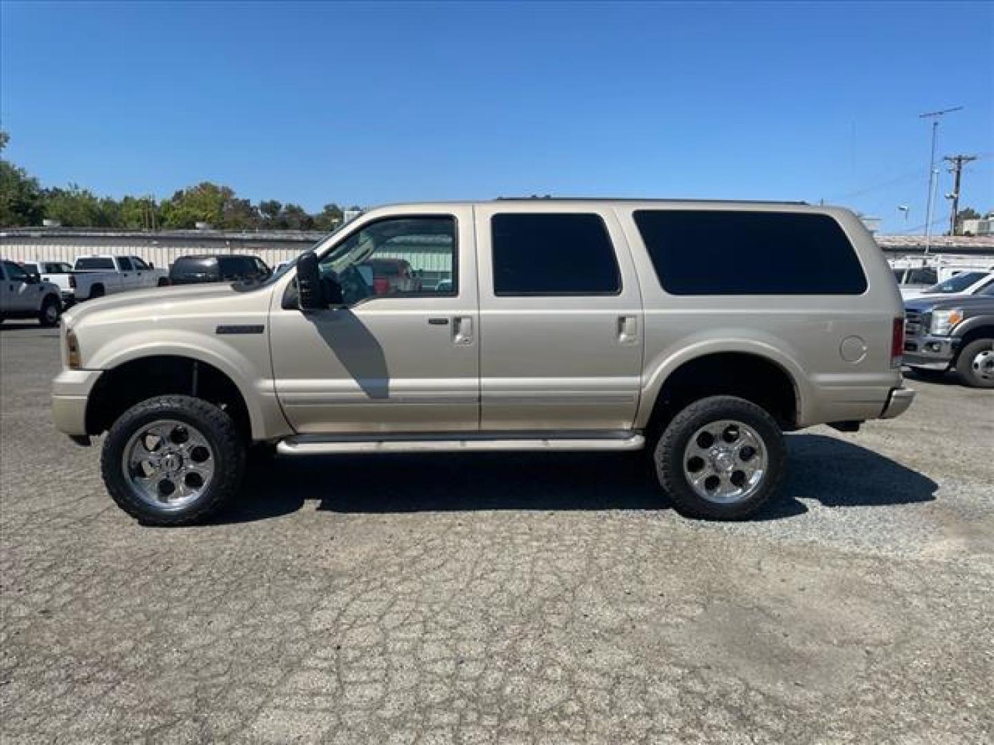 2005 Pueblo Gold Clearcoat Metallic Ford Excursion Limited (1FMSU43P35E) with an 6.0L Power Stroke 6.0L Diesel Turbo V8 325hp 560ft. lbs. Common Rail Direct Injection engine, 5-Speed Automatic transmission, located at 800 Riverside Ave, Roseville, CA, 95678, (916) 773-4549, 38.732265, -121.291039 - DIESEL 4X4 LIMITED DVD CLEAN CARFAX - Photo#4