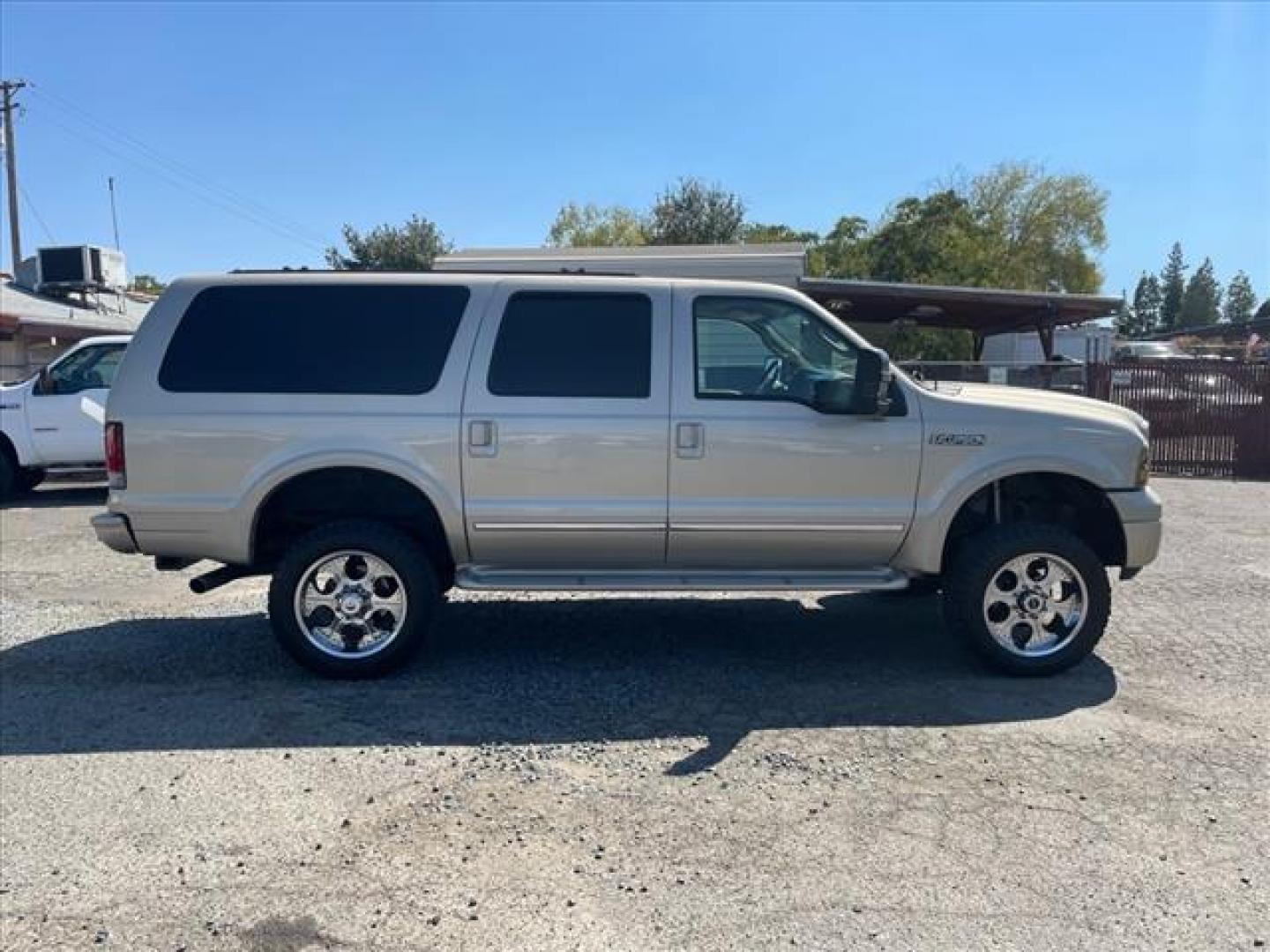 2005 Pueblo Gold Clearcoat Metallic Ford Excursion Limited (1FMSU43P35E) with an 6.0L Power Stroke 6.0L Diesel Turbo V8 325hp 560ft. lbs. Common Rail Direct Injection engine, 5-Speed Automatic transmission, located at 800 Riverside Ave, Roseville, CA, 95678, (916) 773-4549, 38.732265, -121.291039 - DIESEL 4X4 LIMITED DVD CLEAN CARFAX - Photo#5