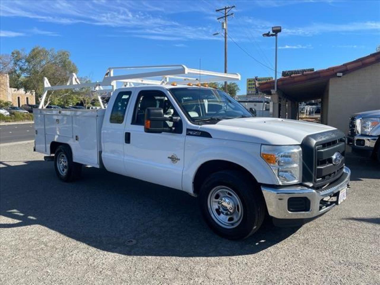 2016 White Ford F-350 Super Duty XL (01FD8X3ET4G) with an 6.7L Power Stroke 6.7L Biodiesel Turbo V8 300hp 660ft. lbs. Common Rail Direct Injection engine, 5-Speed Automatic transmission, located at 800 Riverside Ave, Roseville, CA, 95678, (916) 773-4549, 38.732265, -121.291039 - Photo#1