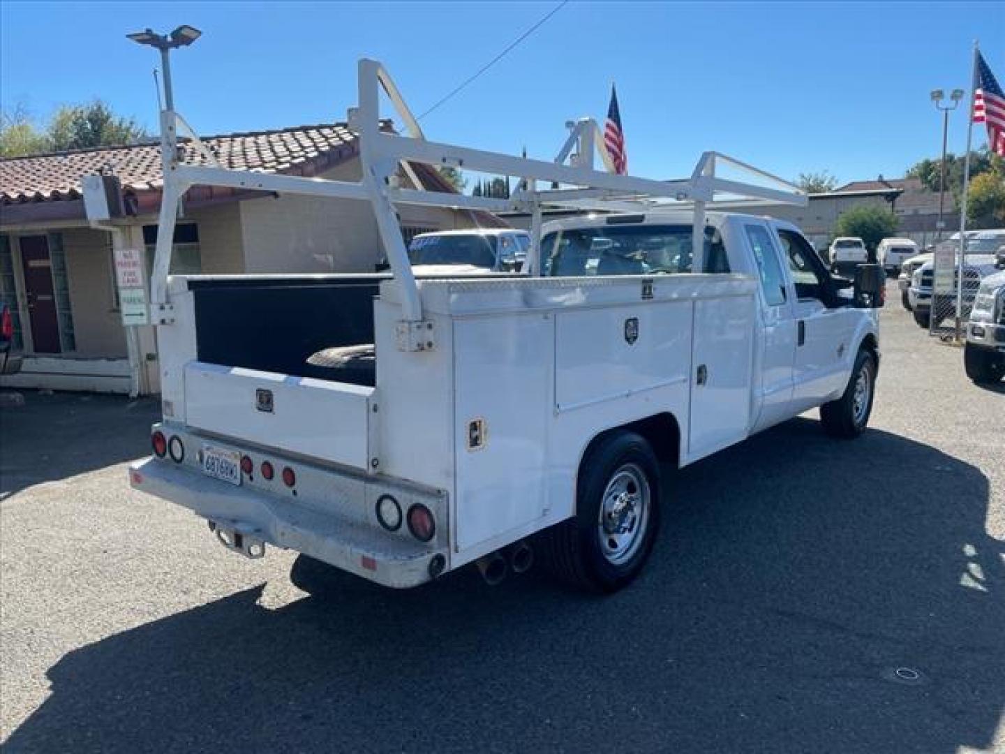 2016 White Ford F-350 Super Duty XL (01FD8X3ET4G) with an 6.7L Power Stroke 6.7L Biodiesel Turbo V8 300hp 660ft. lbs. Common Rail Direct Injection engine, 5-Speed Automatic transmission, located at 800 Riverside Ave, Roseville, CA, 95678, (916) 773-4549, 38.732265, -121.291039 - Photo#3