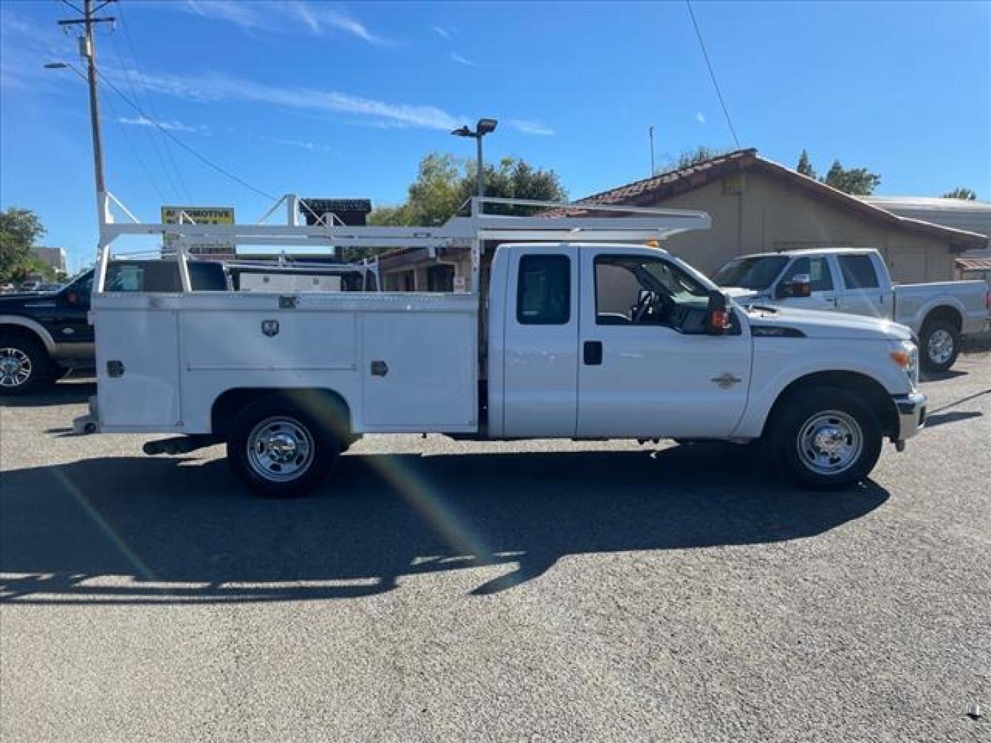 2016 White Ford F-350 Super Duty XL (01FD8X3ET4G) with an 6.7L Power Stroke 6.7L Biodiesel Turbo V8 300hp 660ft. lbs. Common Rail Direct Injection engine, 5-Speed Automatic transmission, located at 800 Riverside Ave, Roseville, CA, 95678, (916) 773-4549, 38.732265, -121.291039 - Photo#5