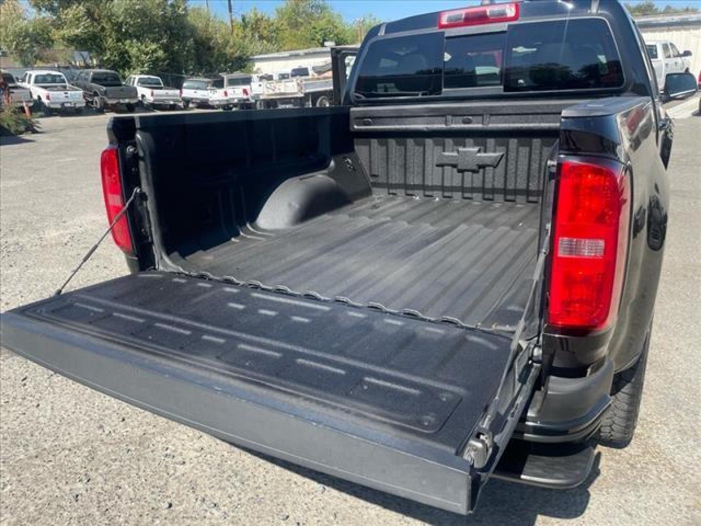 2018 Black Chevrolet Colorado Z71 (1GCGTDEN1J1) with an 3.6L 3.6L V6 308hp 275ft. lbs. Direct Injection engine, 8-Speed Shiftable Automatic transmission, located at 800 Riverside Ave, Roseville, CA, 95678, (916) 773-4549, 38.732265, -121.291039 - 4X4 CREW CAB Z71 ONE OWNER - Photo#10