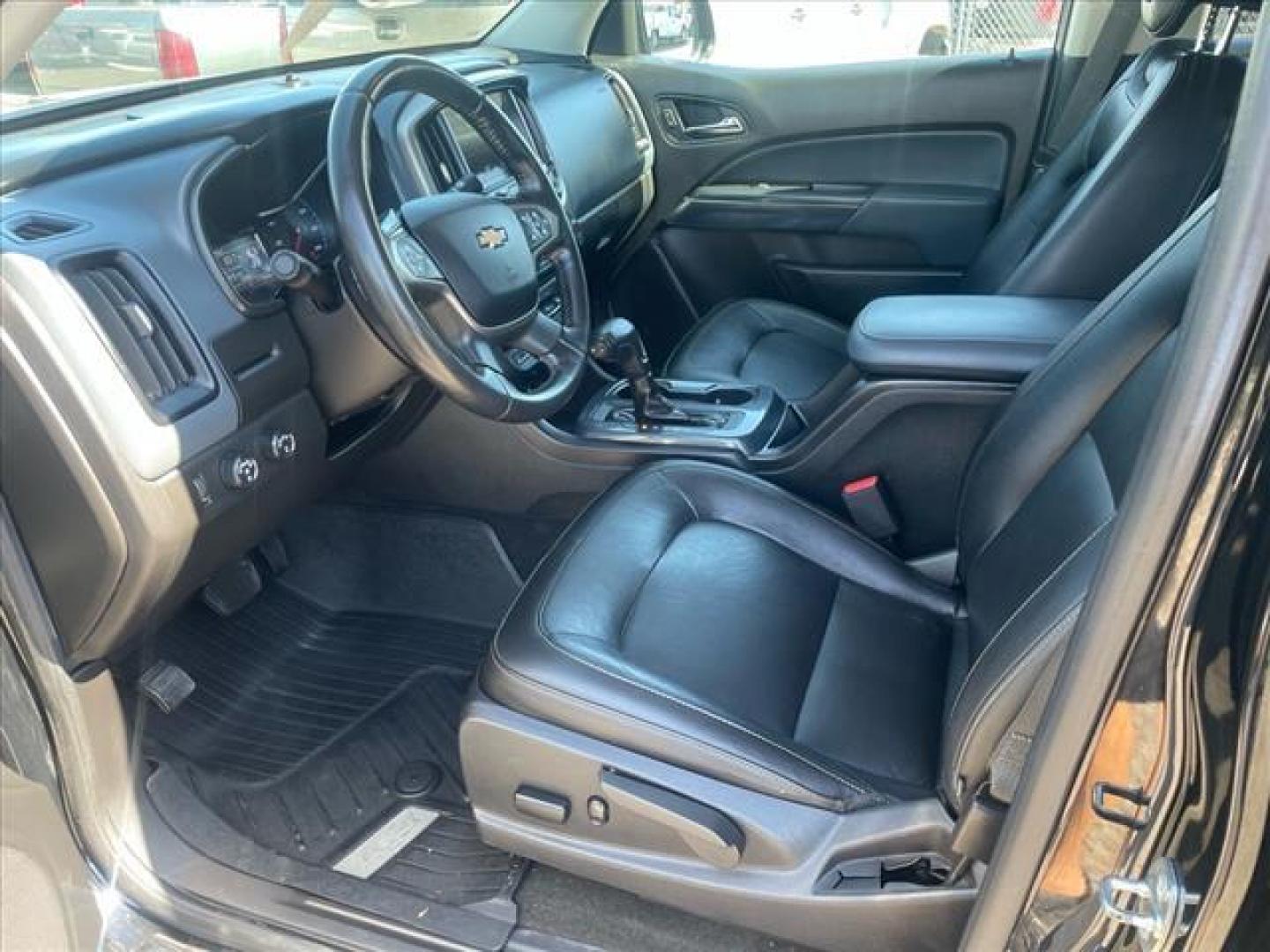 2018 Black Chevrolet Colorado Z71 (1GCGTDEN1J1) with an 3.6L 3.6L V6 308hp 275ft. lbs. Direct Injection engine, 8-Speed Shiftable Automatic transmission, located at 800 Riverside Ave, Roseville, CA, 95678, (916) 773-4549, 38.732265, -121.291039 - 4X4 CREW CAB Z71 ONE OWNER - Photo#12