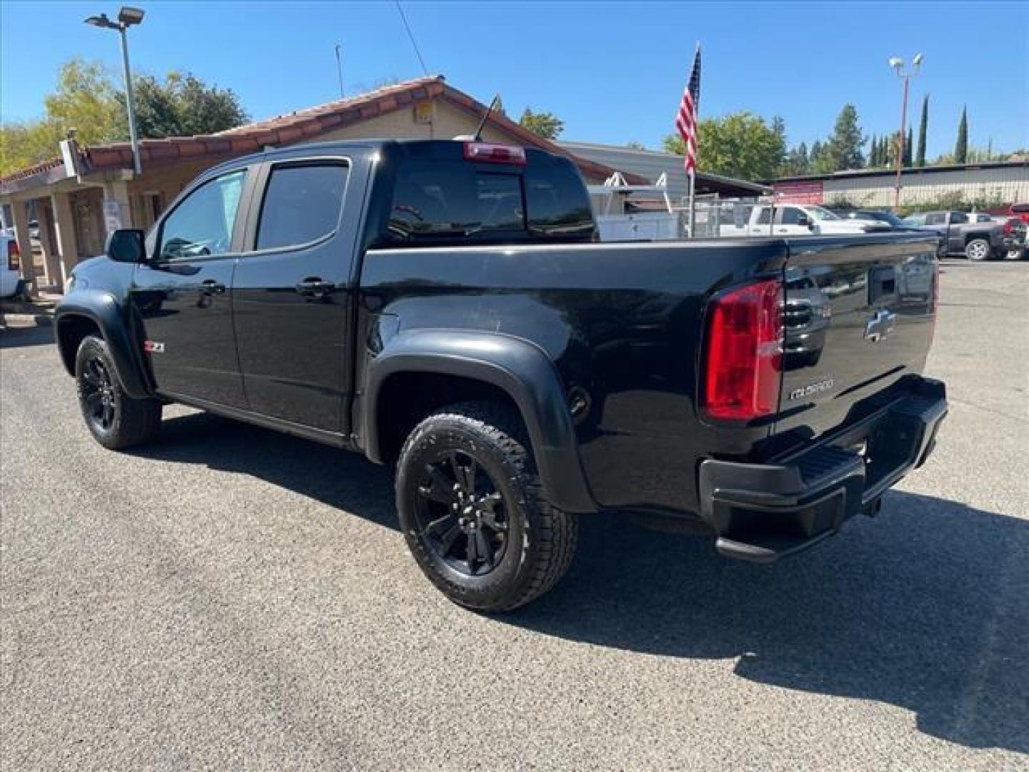 2018 Black Chevrolet Colorado Z71 (1GCGTDEN1J1) with an 3.6L 3.6L V6 308hp 275ft. lbs. Direct Injection engine, 8-Speed Shiftable Automatic transmission, located at 800 Riverside Ave, Roseville, CA, 95678, (916) 773-4549, 38.732265, -121.291039 - 4X4 CREW CAB Z71 ONE OWNER - Photo#3