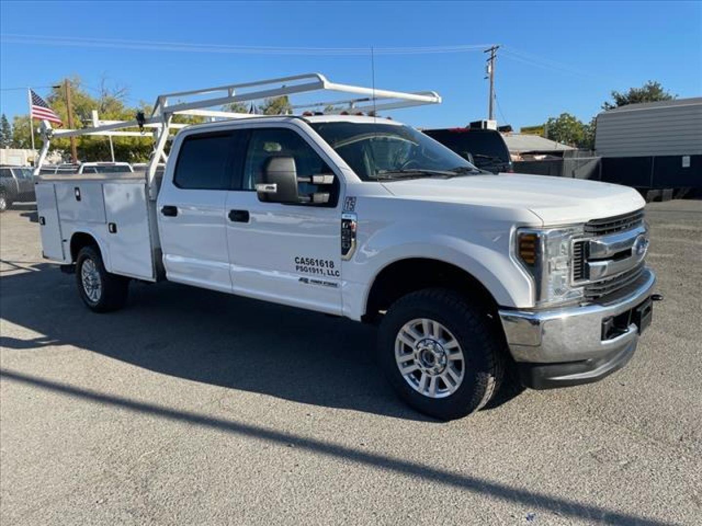 2018 White Ford F-350 Super Duty XLT (1FD8W3FT6JE) with an 6.7L Power Stroke 6.7L Biodiesel Turbo V8 330hp 750ft. lbs. Common Rail Direct Injection engine, 6-Speed Shiftable Automatic transmission, located at 800 Riverside Ave, Roseville, CA, 95678, (916) 773-4549, 38.732265, -121.291039 - DIESEL CREW CAB 4X4 UTILITY BED CLEAN CARFAX - Photo#3