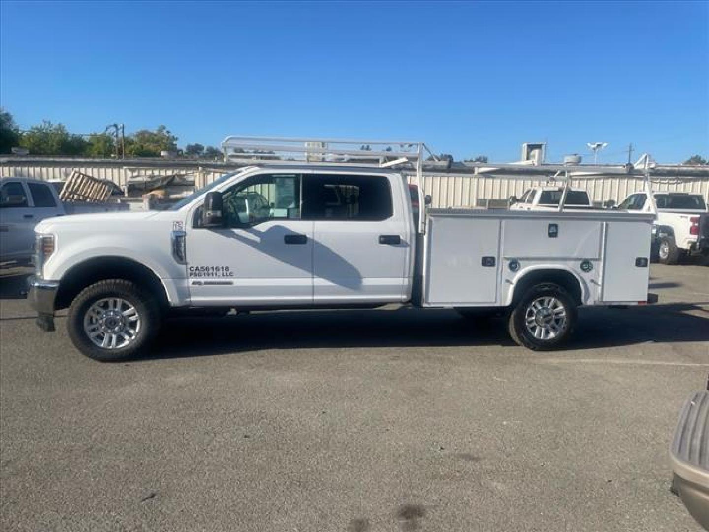 2018 White Ford F-350 Super Duty XLT (1FD8W3FT6JE) with an 6.7L Power Stroke 6.7L Biodiesel Turbo V8 330hp 750ft. lbs. Common Rail Direct Injection engine, 6-Speed Shiftable Automatic transmission, located at 800 Riverside Ave, Roseville, CA, 95678, (916) 773-4549, 38.732265, -121.291039 - DIESEL CREW CAB 4X4 UTILITY BED CLEAN CARFAX - Photo#4