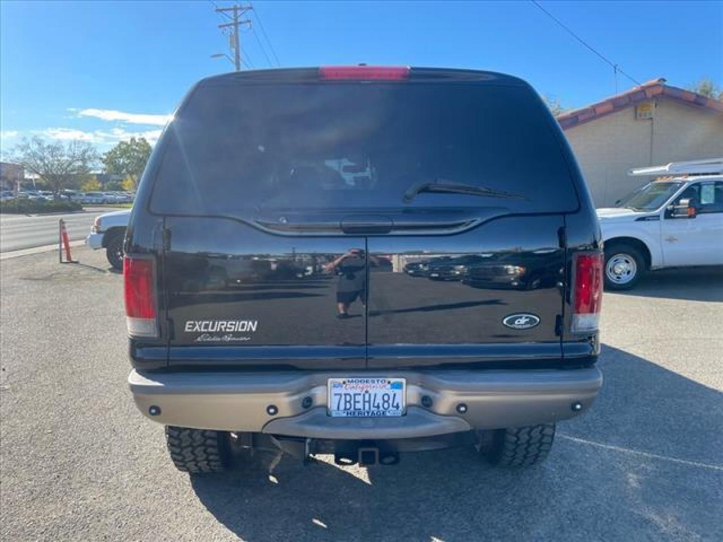 2005 Black Clearcoat Ford Excursion Eddie Bauer (1FMSU45P25E) with an 6.0L Power Stroke 6.0L Diesel Turbo V8 325hp 560ft. lbs. Common Rail Direct Injection engine, 5-Speed Automatic transmission, located at 800 Riverside Ave, Roseville, CA, 95678, (916) 773-4549, 38.732265, -121.291039 - DIESEL 4X4 EDDIE BAUER LIFTED LOW MILES NEW EGR AND OIL COOLER SERVICE RECORDS ONE OWNER - Photo#8