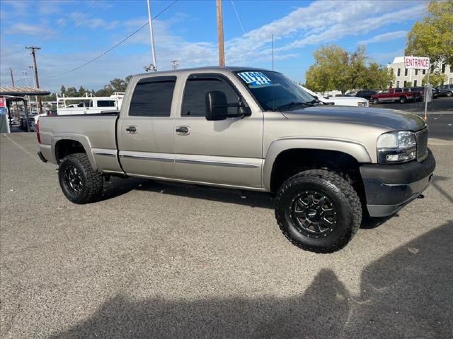 2001 Pewter Metallic GMC Sierra 2500HD SLE (1GTHK23G91F) with an Vortec 8.1L V8 330hp 450ft. lbs. Other engine, 5-Speed Automatic transmission, located at 800 Riverside Ave, Roseville, CA, 95678, (916) 773-4549, 38.732265, -121.291039 - Photo#1