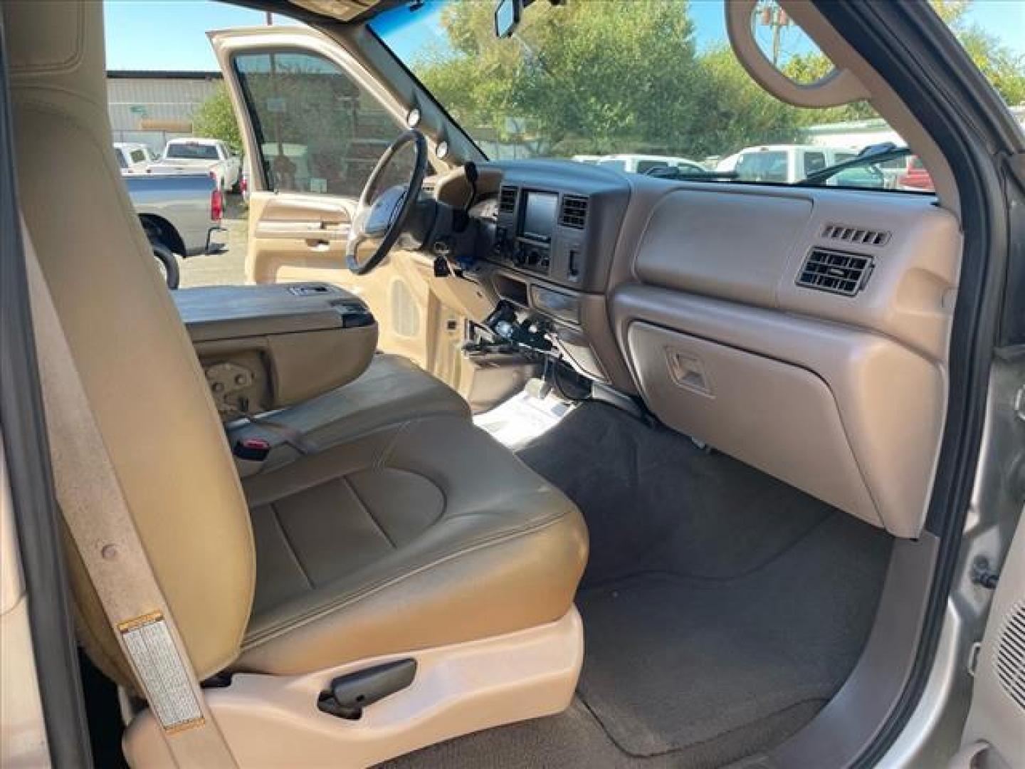 1999 Light Prairie Tan Clearcoat Metallic Ford F-250 Super Duty XLT (1FTNW21F7XE) with an 7.3L Turbocharged Diesel V8 OHV 16V FI Engine Other engine, 4-Speed Automatic transmission, located at 800 Riverside Ave, Roseville, CA, 95678, (916) 773-4549, 38.732265, -121.291039 - Photo#13