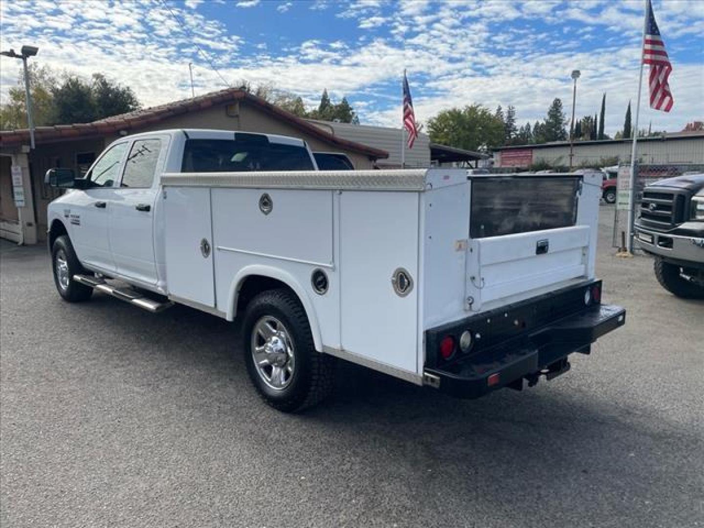 2017 Bright White Clear Coat RAM 3500 Tradesman (3C7WR8CJ1HG) with an 6.4L HEMI 6.4L V8 410hp 429ft. lbs. Sequential Multiport Fuel Injection engine, 6-Speed Shiftable Automatic transmission, located at 800 Riverside Ave, Roseville, CA, 95678, (916) 773-4549, 38.732265, -121.291039 - CREW CAB TRADESMAN 6.4 HEMI UTILITY BED SERVICE RECORDS ON CLEAN CARFAX - Photo#2