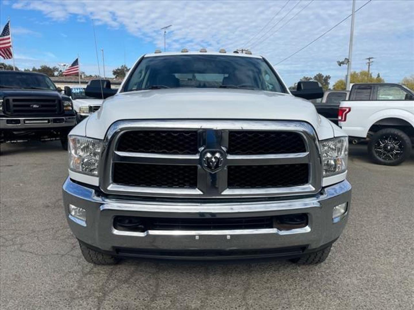 2017 Bright White Clear Coat RAM 3500 Tradesman (3C7WR8CJ1HG) with an 6.4L HEMI 6.4L V8 410hp 429ft. lbs. Sequential Multiport Fuel Injection engine, 6-Speed Shiftable Automatic transmission, located at 800 Riverside Ave, Roseville, CA, 95678, (916) 773-4549, 38.732265, -121.291039 - CREW CAB TRADESMAN 6.4 HEMI UTILITY BED SERVICE RECORDS ON CLEAN CARFAX - Photo#7